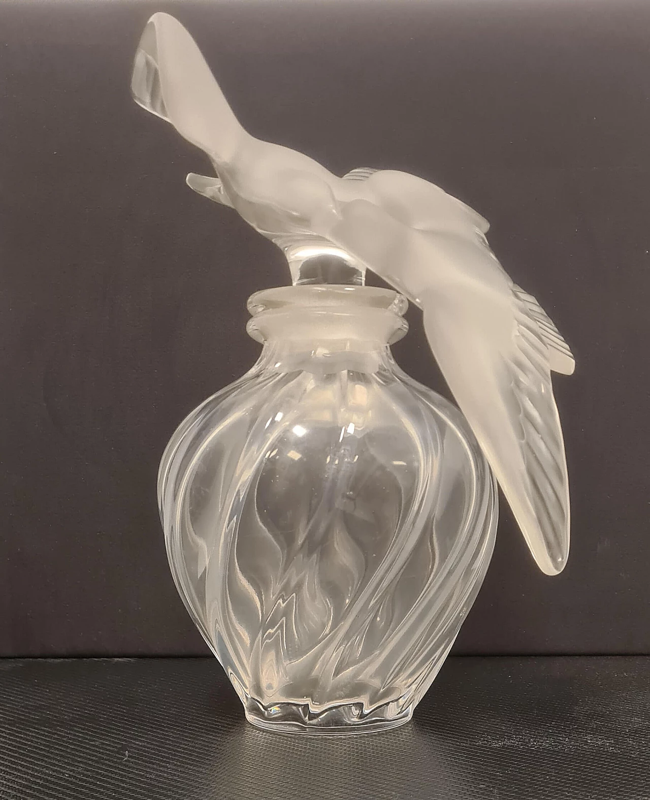 Glass L'air du Temps perfume bottle by Lalique, 1940s 6