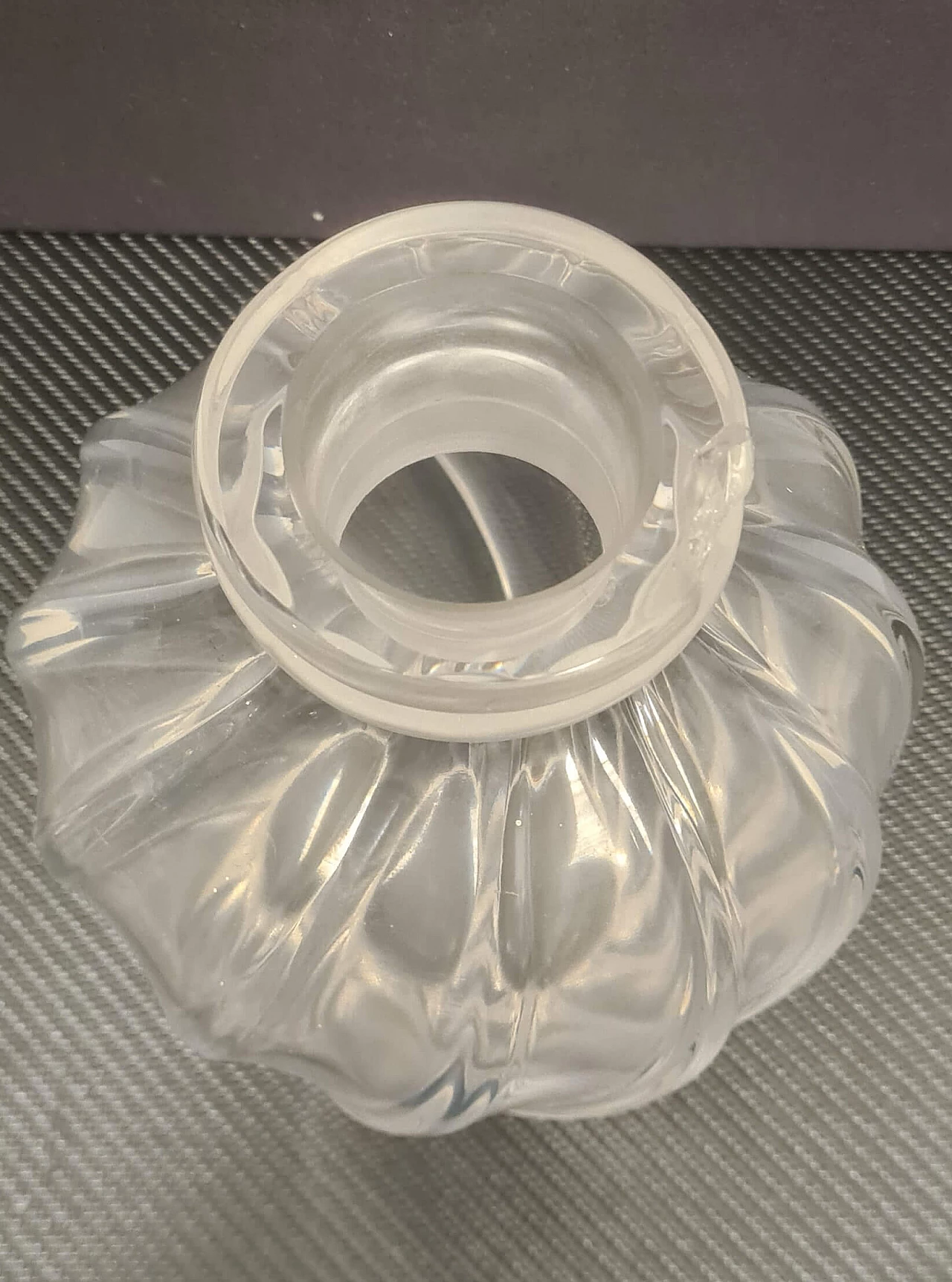 Bottiglia di profumo L'air du Temps in vetro di Lalique, anni '40 8