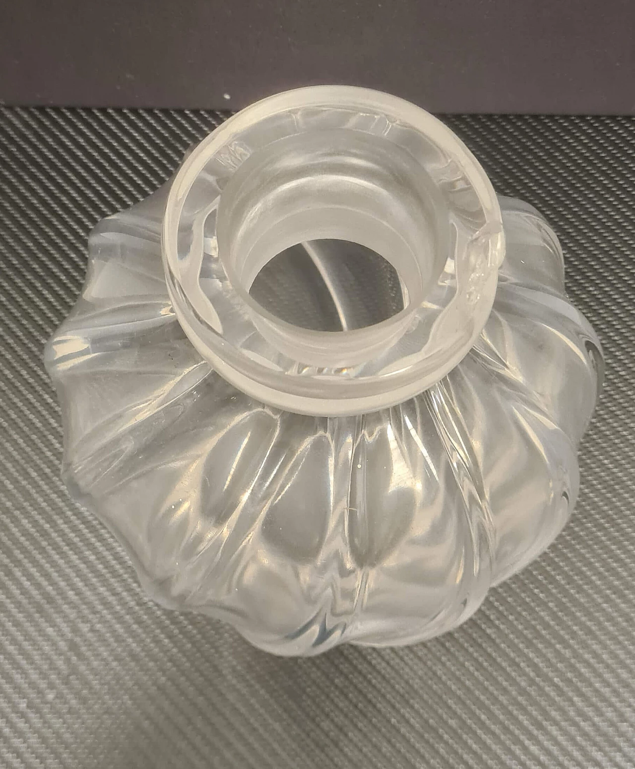 Bottiglia di profumo L'air du Temps in vetro di Lalique, anni '40 9