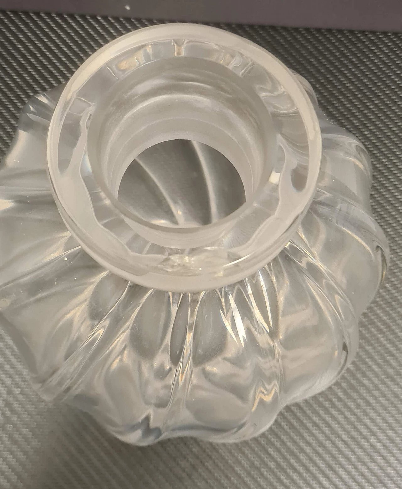 Glass L'air du Temps perfume bottle by Lalique, 1940s 11