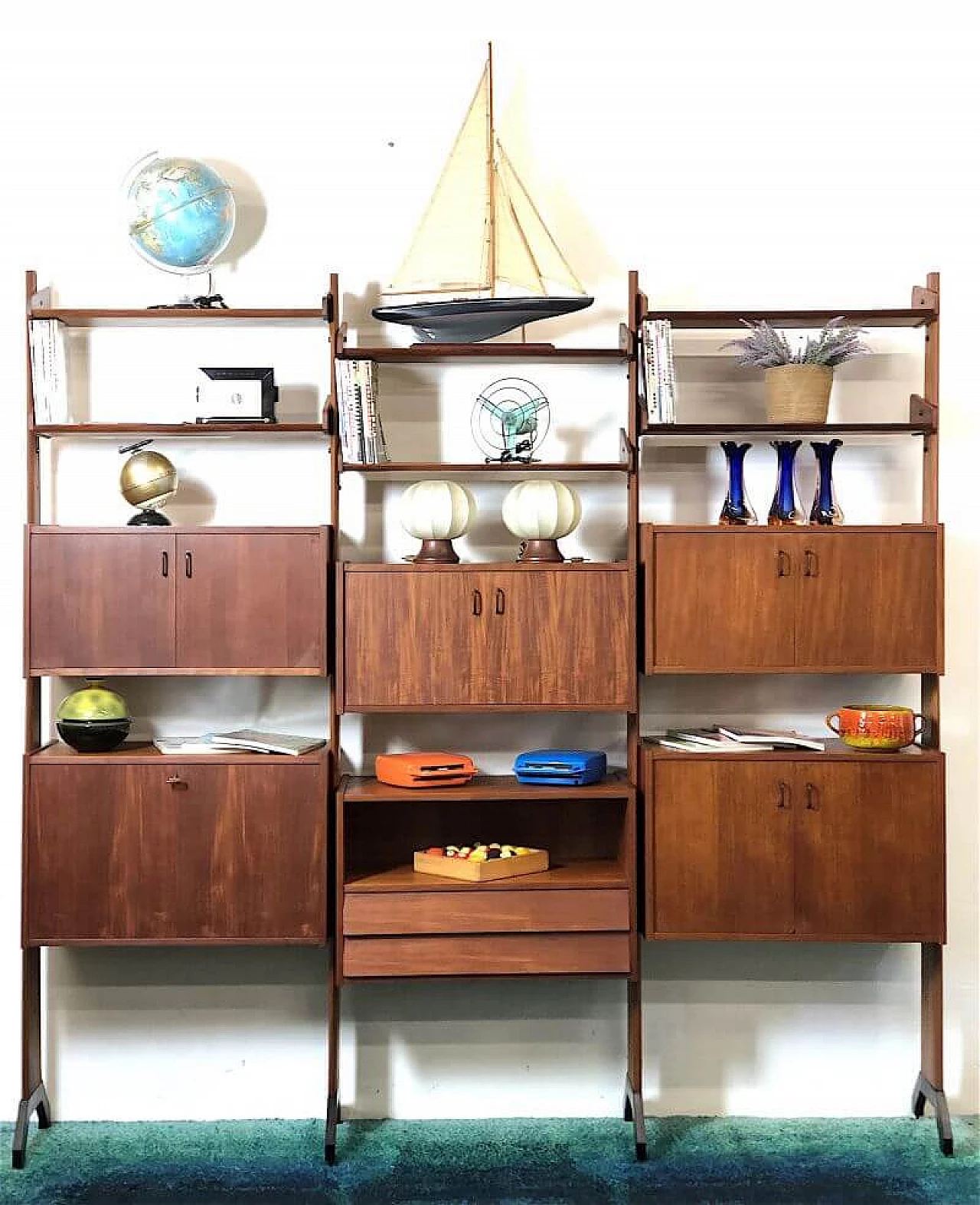 3-bay wooden bookcase by Vittorio Dassi, 1960s 1