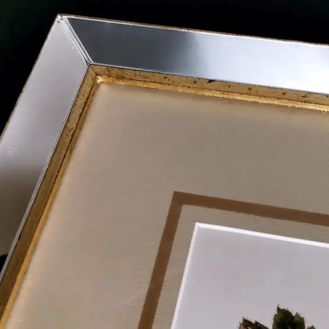 Cornice a specchio con stampe cromolitografiche inglesi con fiori, inizio '900 15