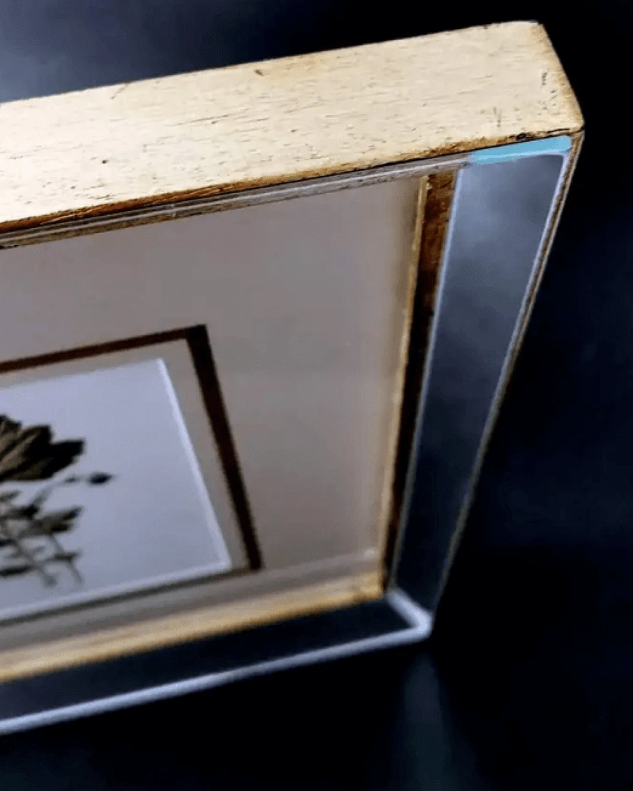 Cornice a specchio con stampe cromolitografiche inglesi con fiori, inizio '900 16