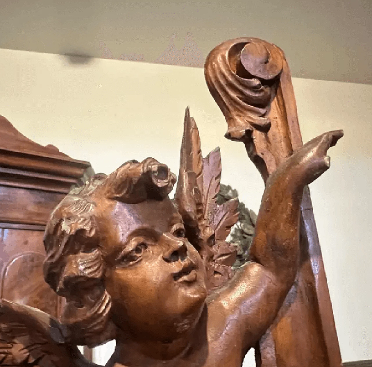 Frammento di angelo siciliano in legno, fine '800 2