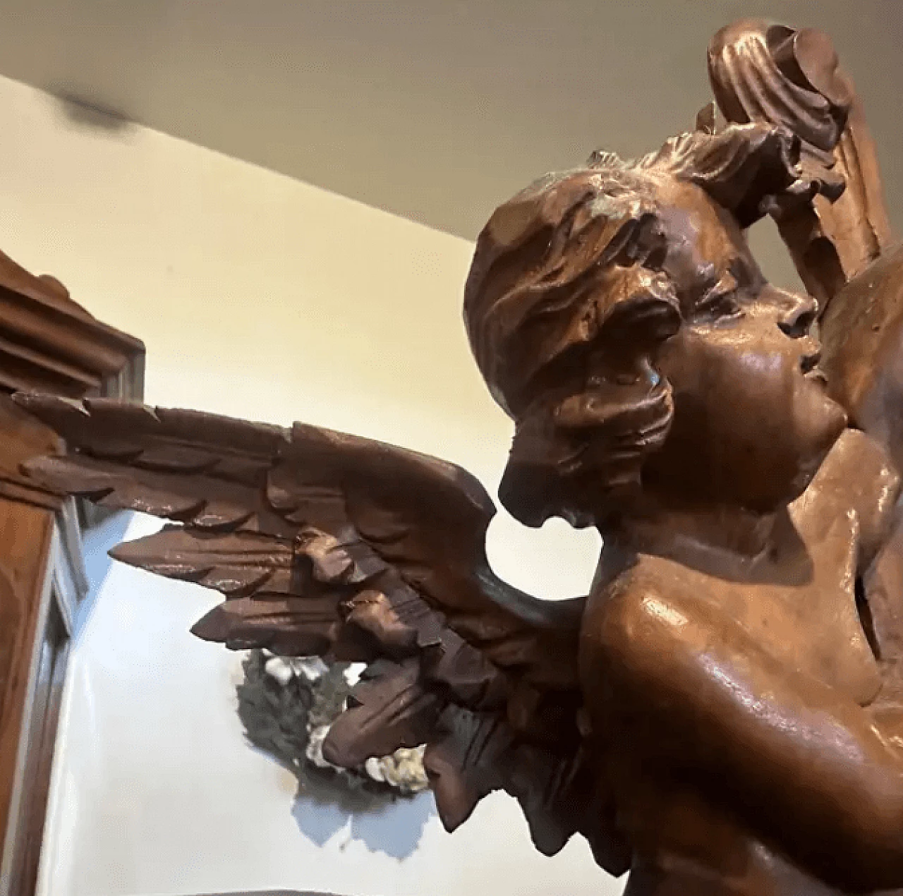 Frammento di angelo siciliano in legno, fine '800 3