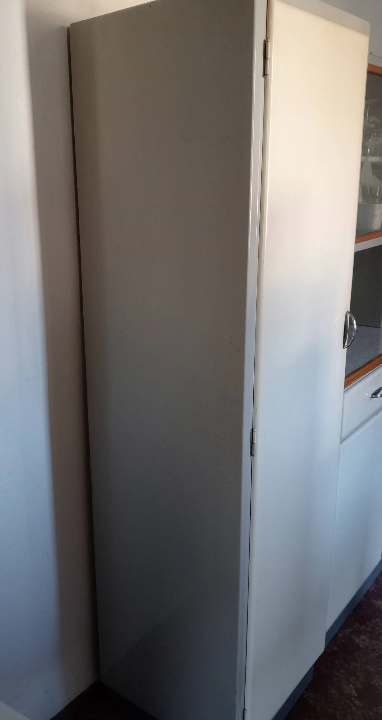 Credenza in legno e vetro con veduta di Venezia, anni '50 6