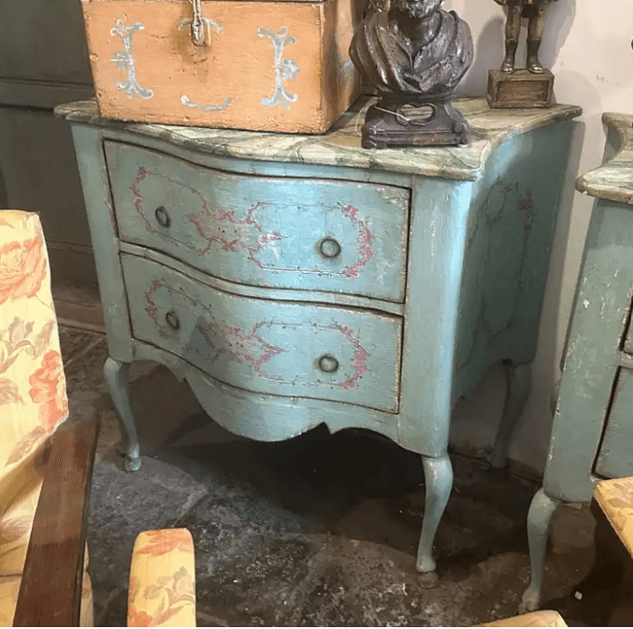 Coppia di cassettiere in stile Luigi XV in legno laccato, fine '800 3