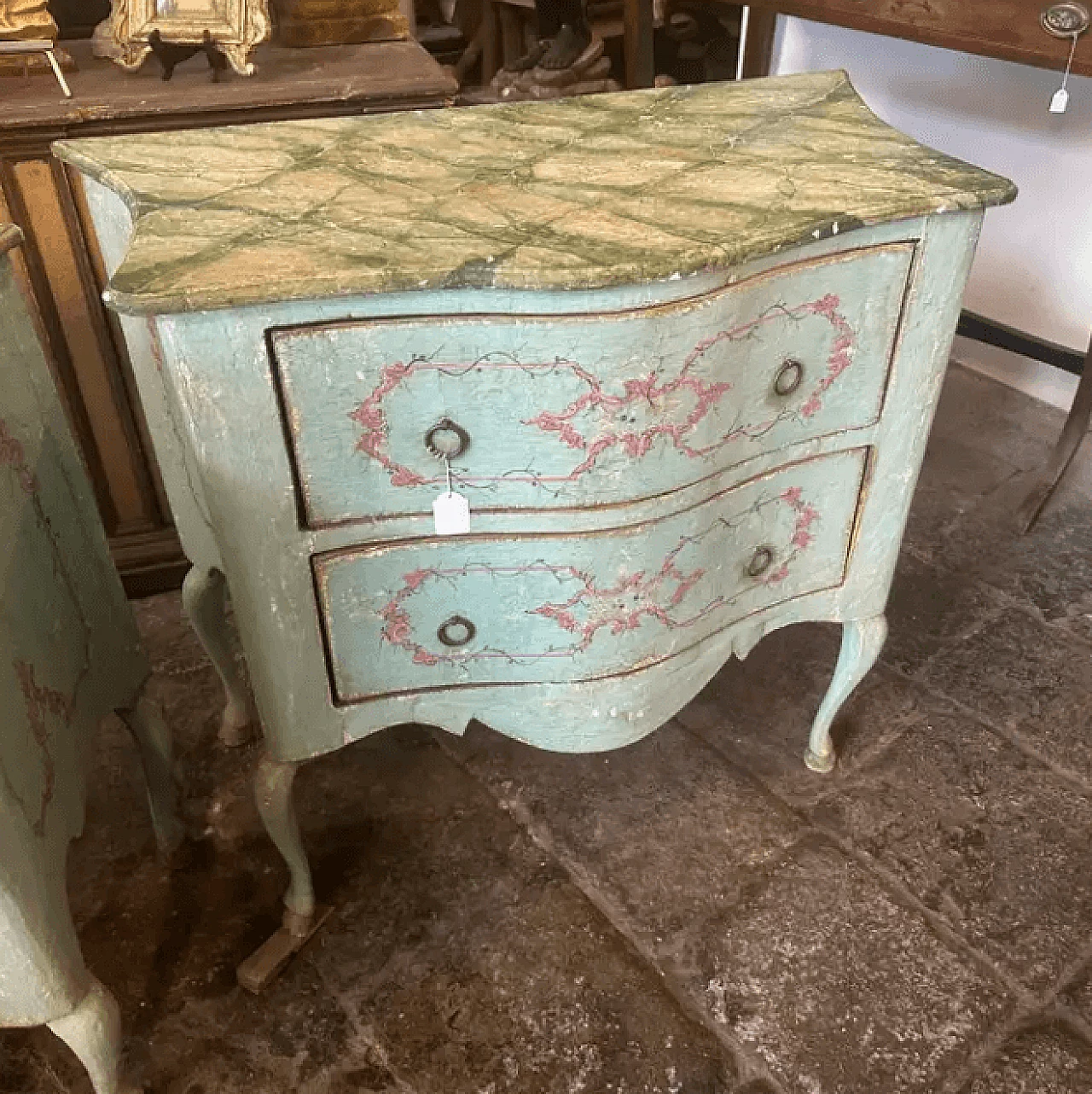 Coppia di cassettiere in stile Luigi XV in legno laccato, fine '800 7