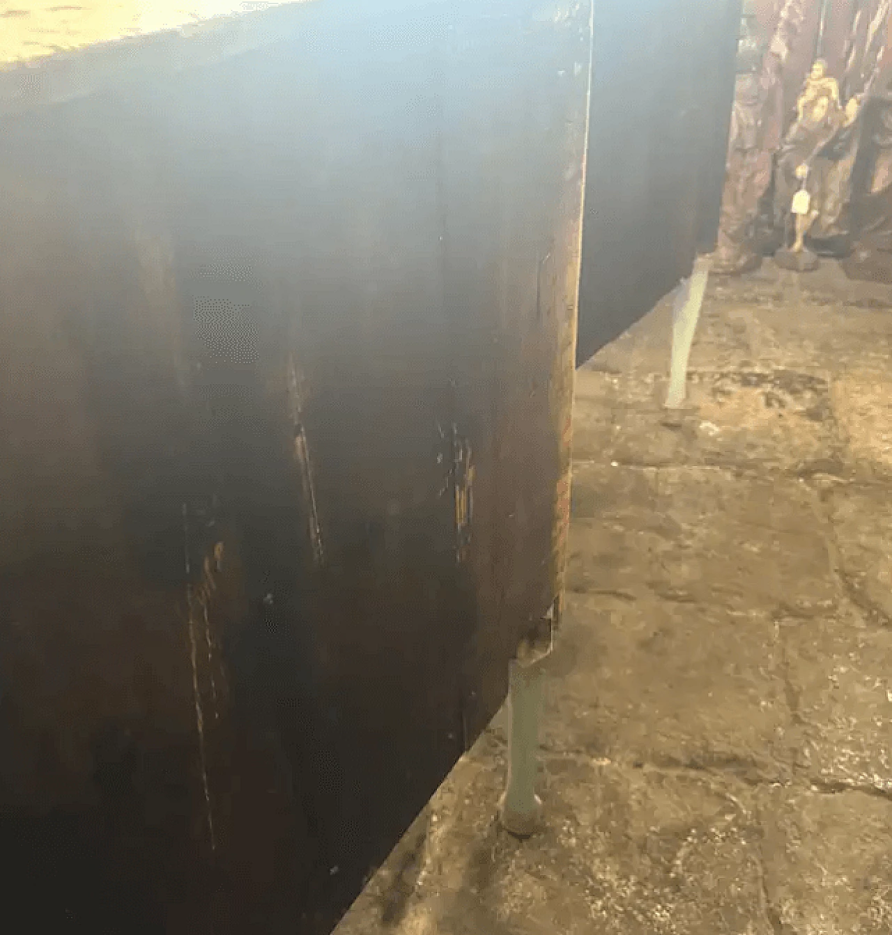 Coppia di cassettiere in stile Luigi XV in legno laccato, fine '800 11