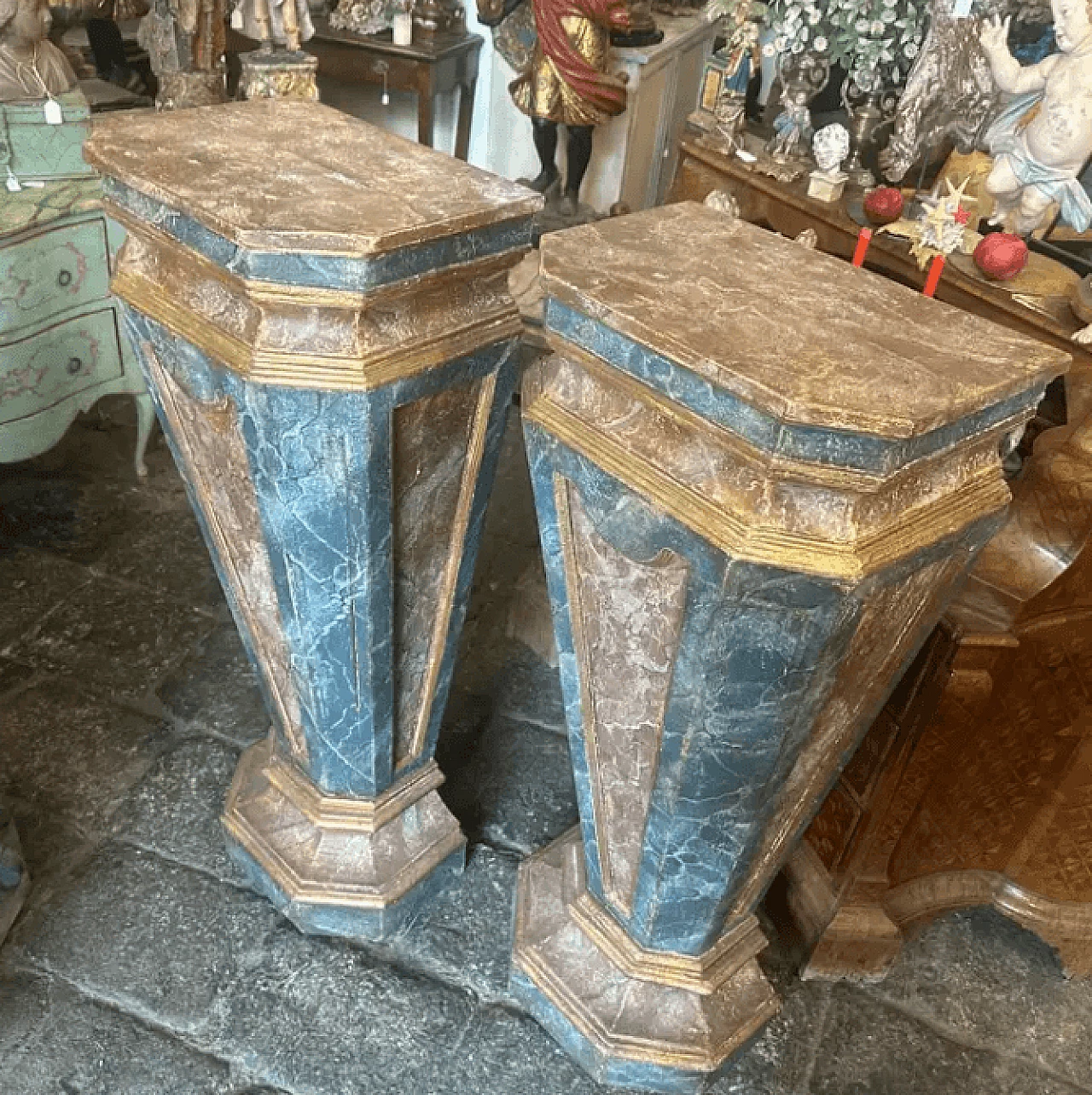 Pair of lacquered wooden columns in Louis XVI style, late 19th century 4