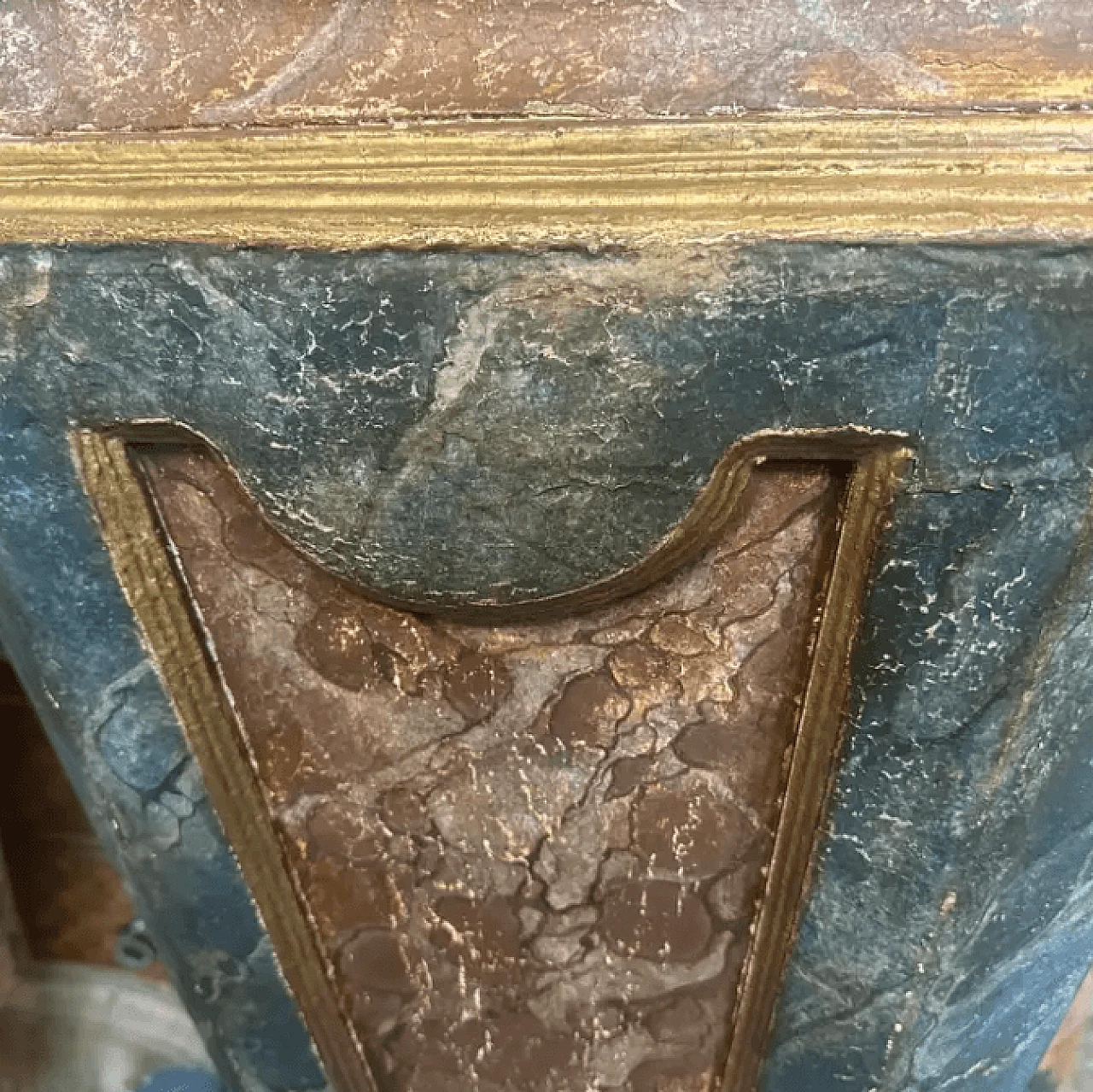 Coppia di colonne in legno laccato in stile Luigi XVI, fine '800 7