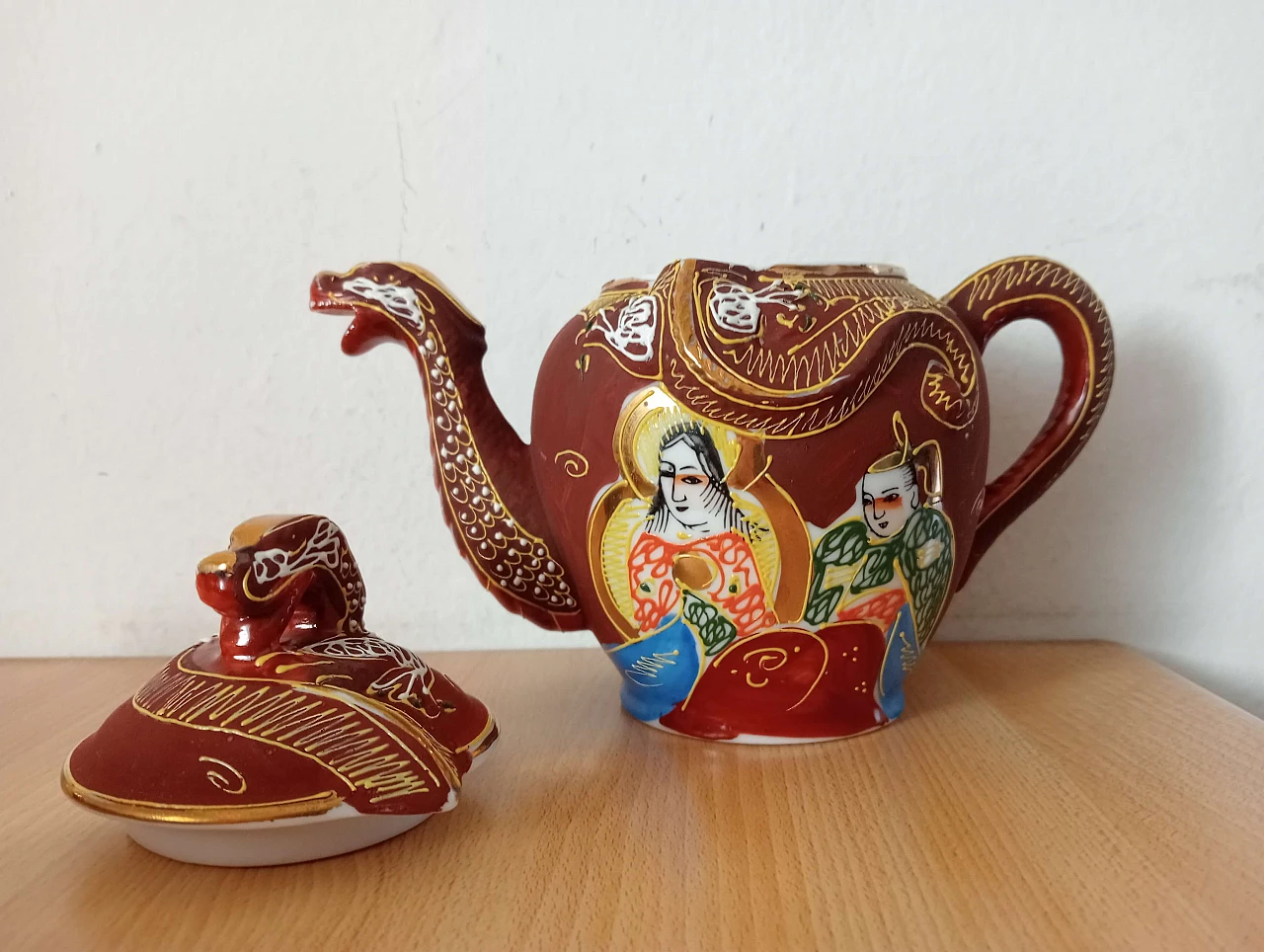 Servizio da caffè in porcellana con decoro giapponese, anni '70 6