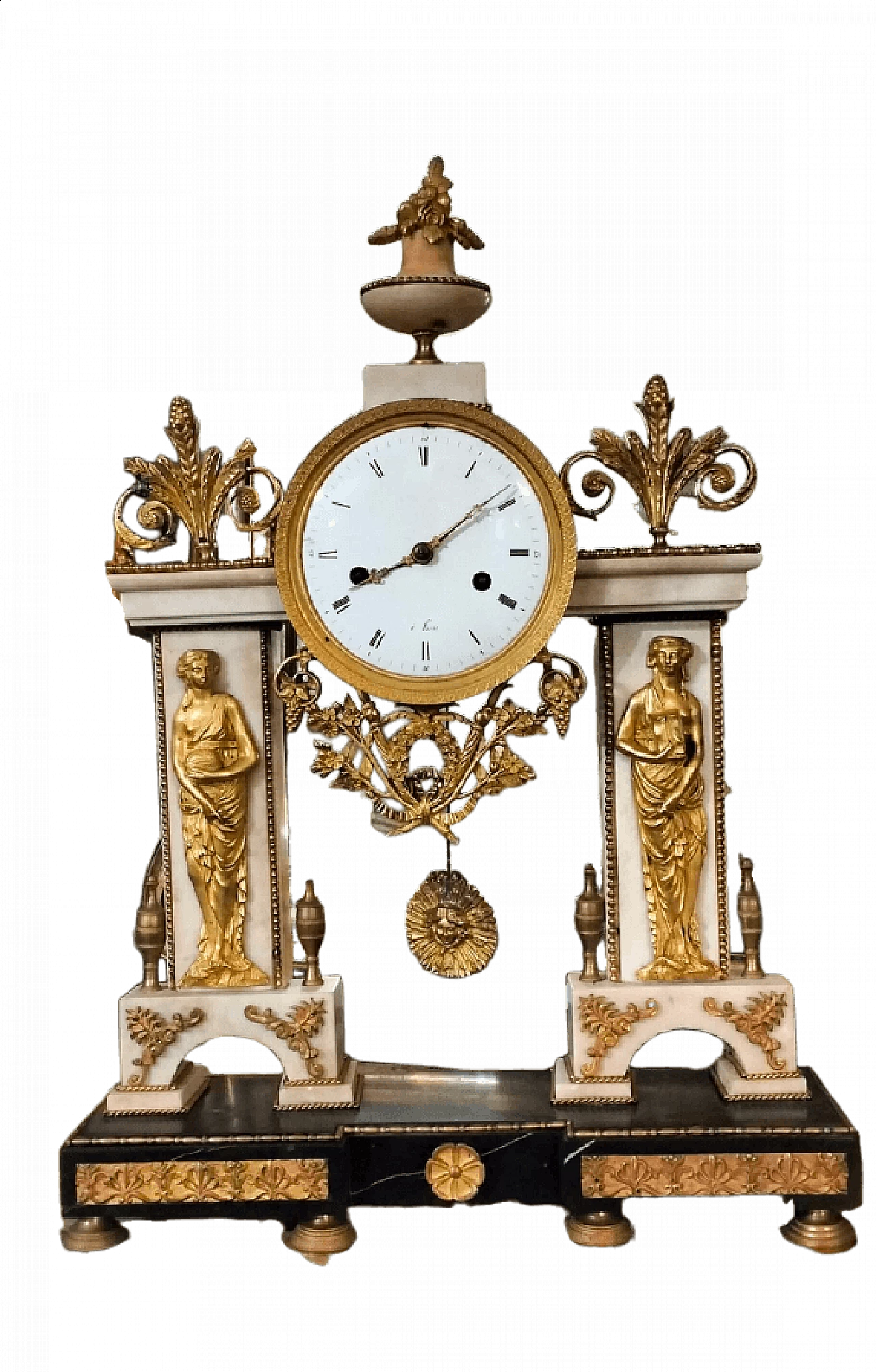 Marble and bronze pendulum table clock, 18th century 16