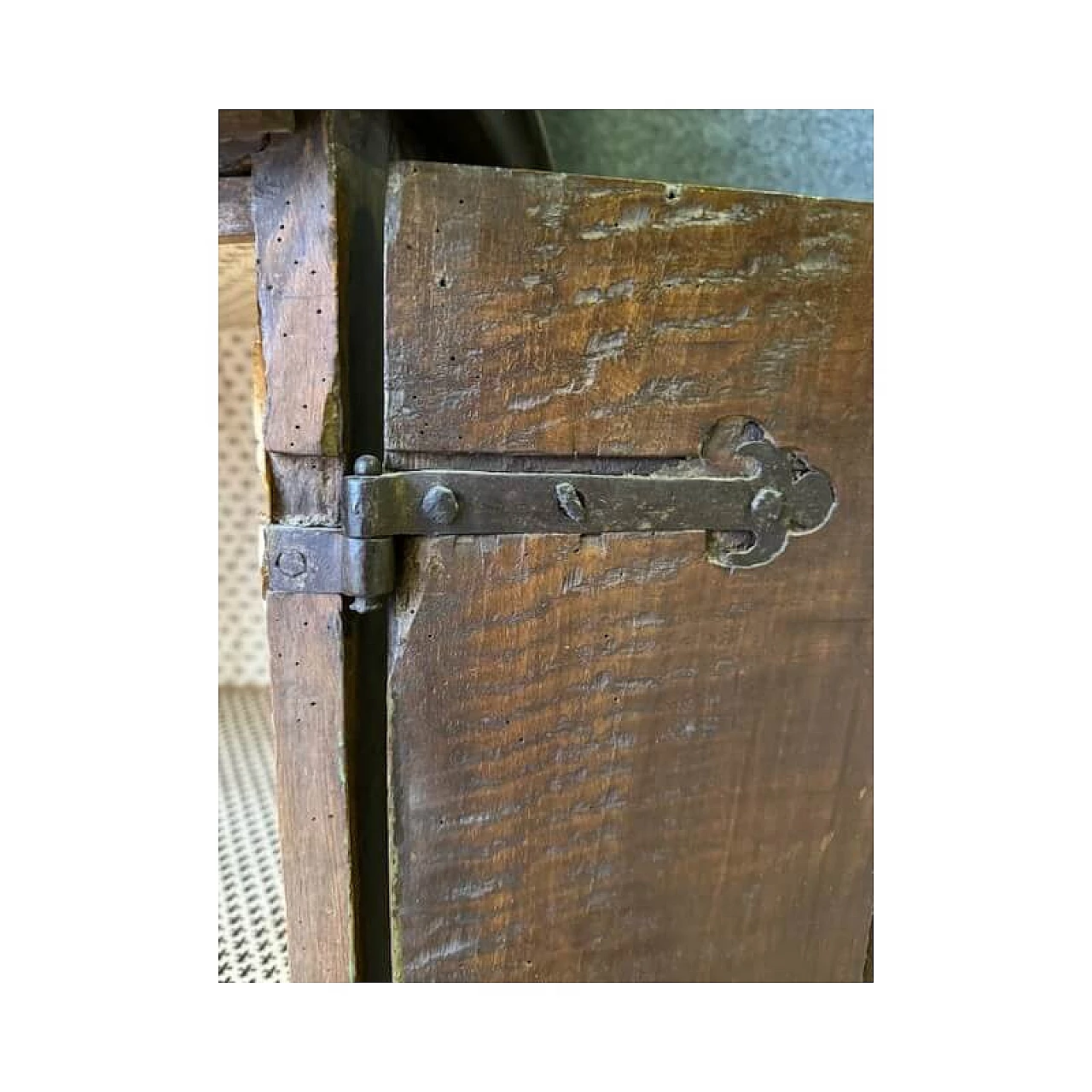 Sideboard with two wooden doors, late 18th century 8