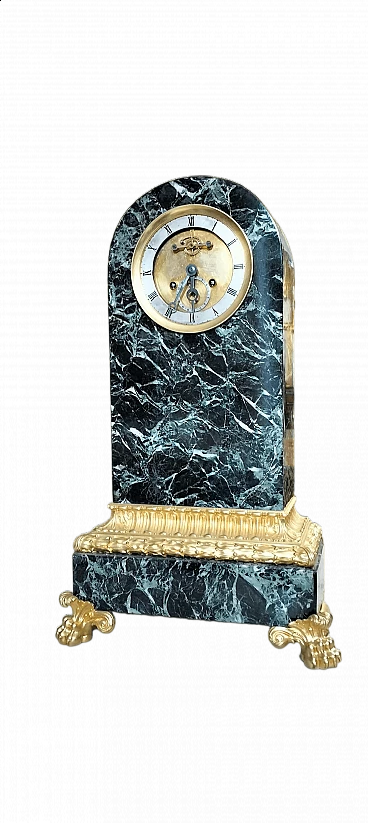 Orologio da tavolo Carlo X in marmo verde e bronzo dorato, '800