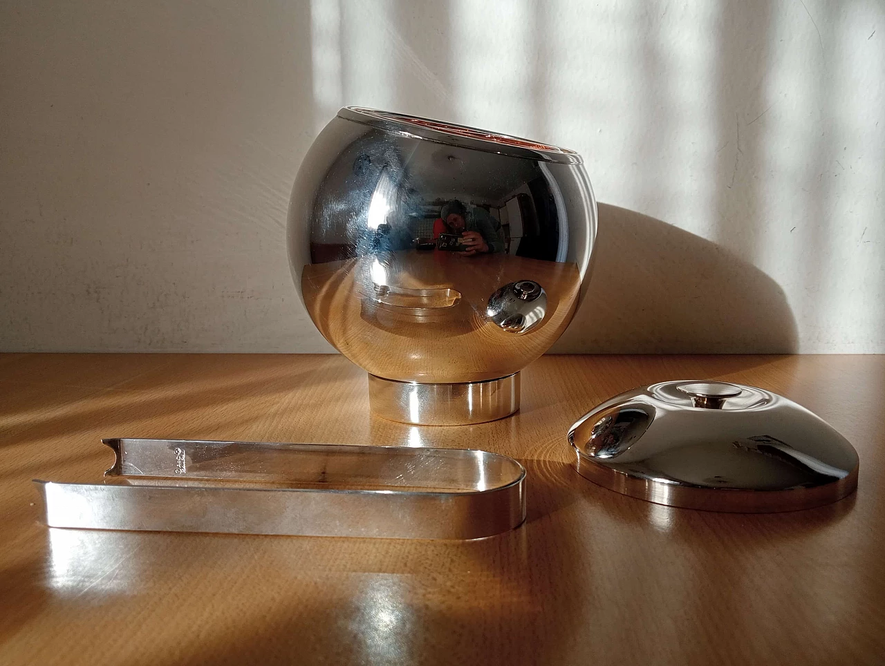 Porta ghiaccio con pinze in lega di argento di Arnolfo di Cambio, anni '70 2