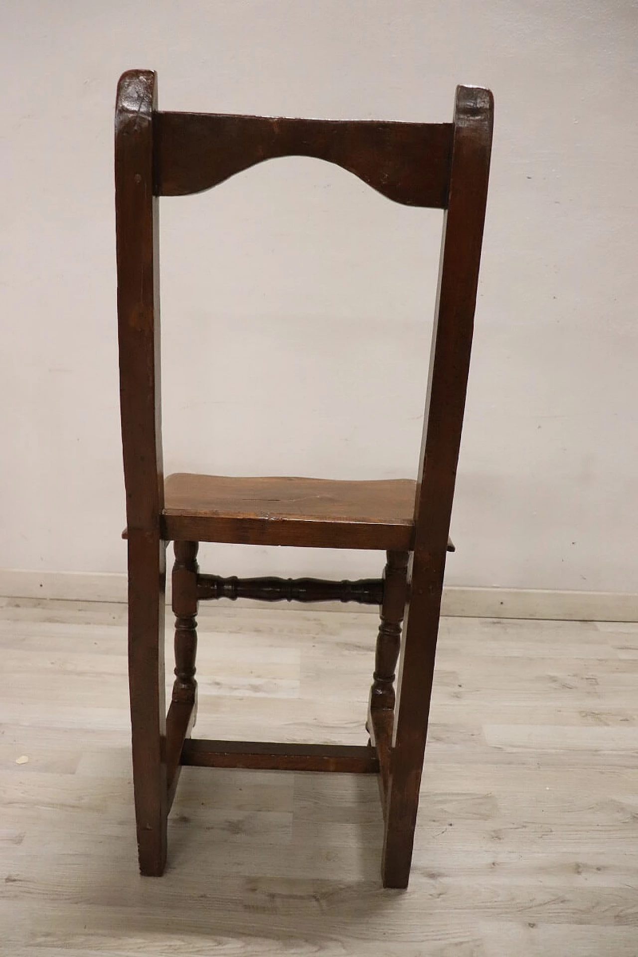 Lorraine solid walnut chair, 17th century 6