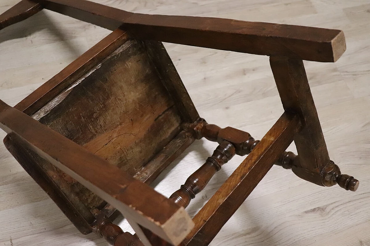 Lorraine solid walnut chair, 17th century 8