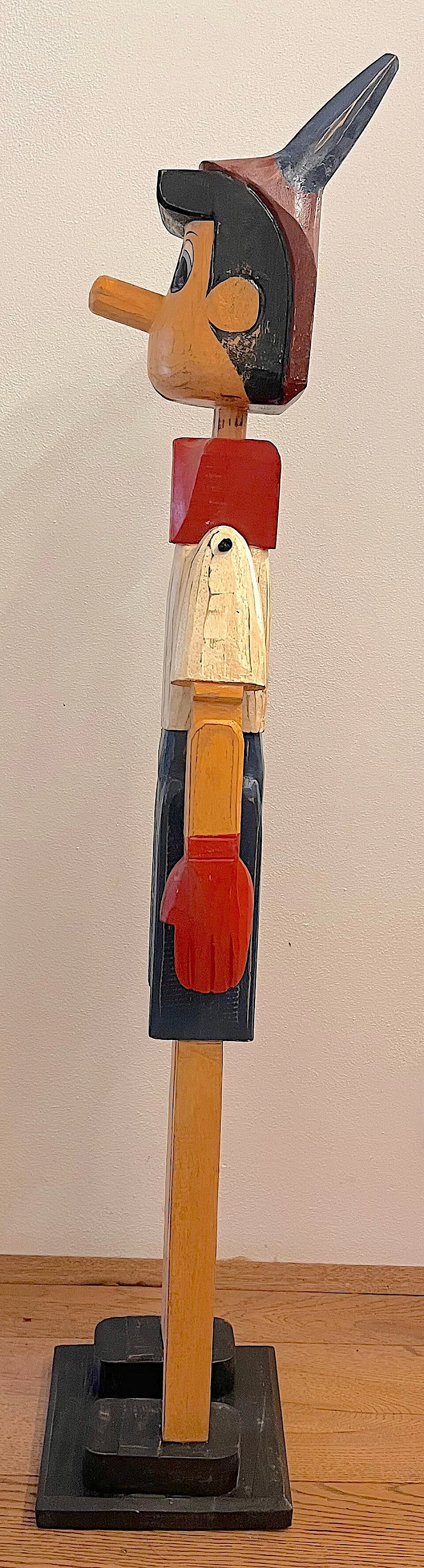 Scultura di Pinocchio in legno con braccia snodate, anni '60 1