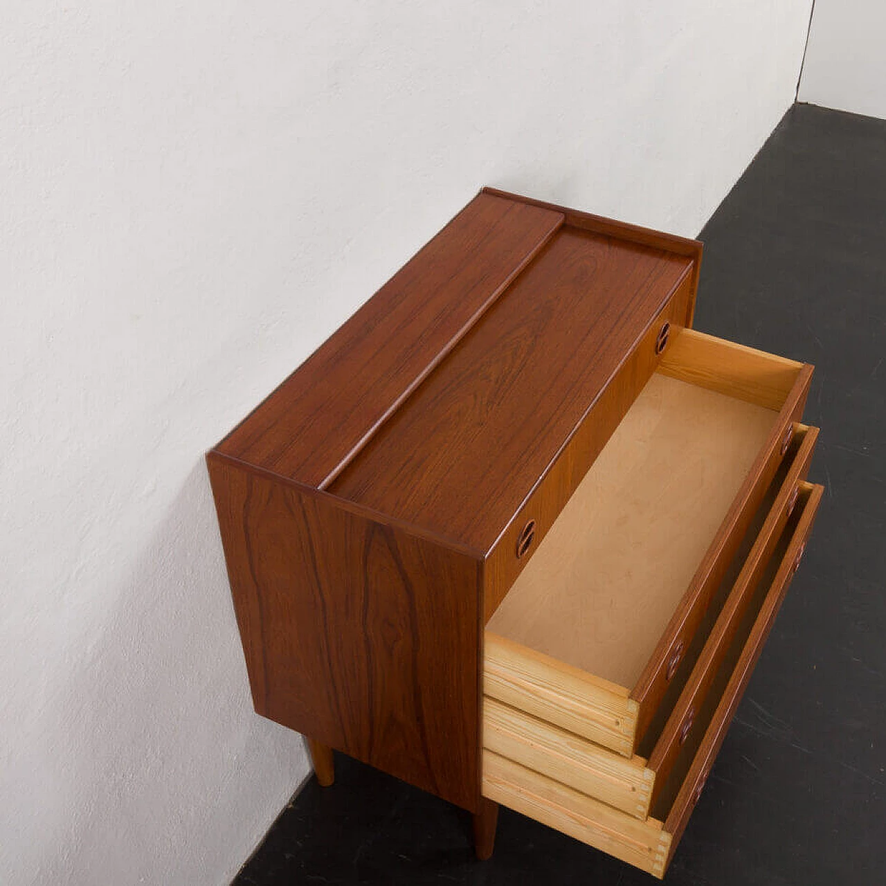 Danish four-drawer dresser with mirrored top, 1960s 12