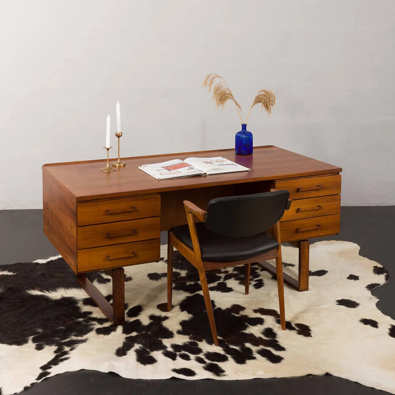 Rosewood desk by Torben Valeur & Henning Jensen for Dyrlund, 1960s 1