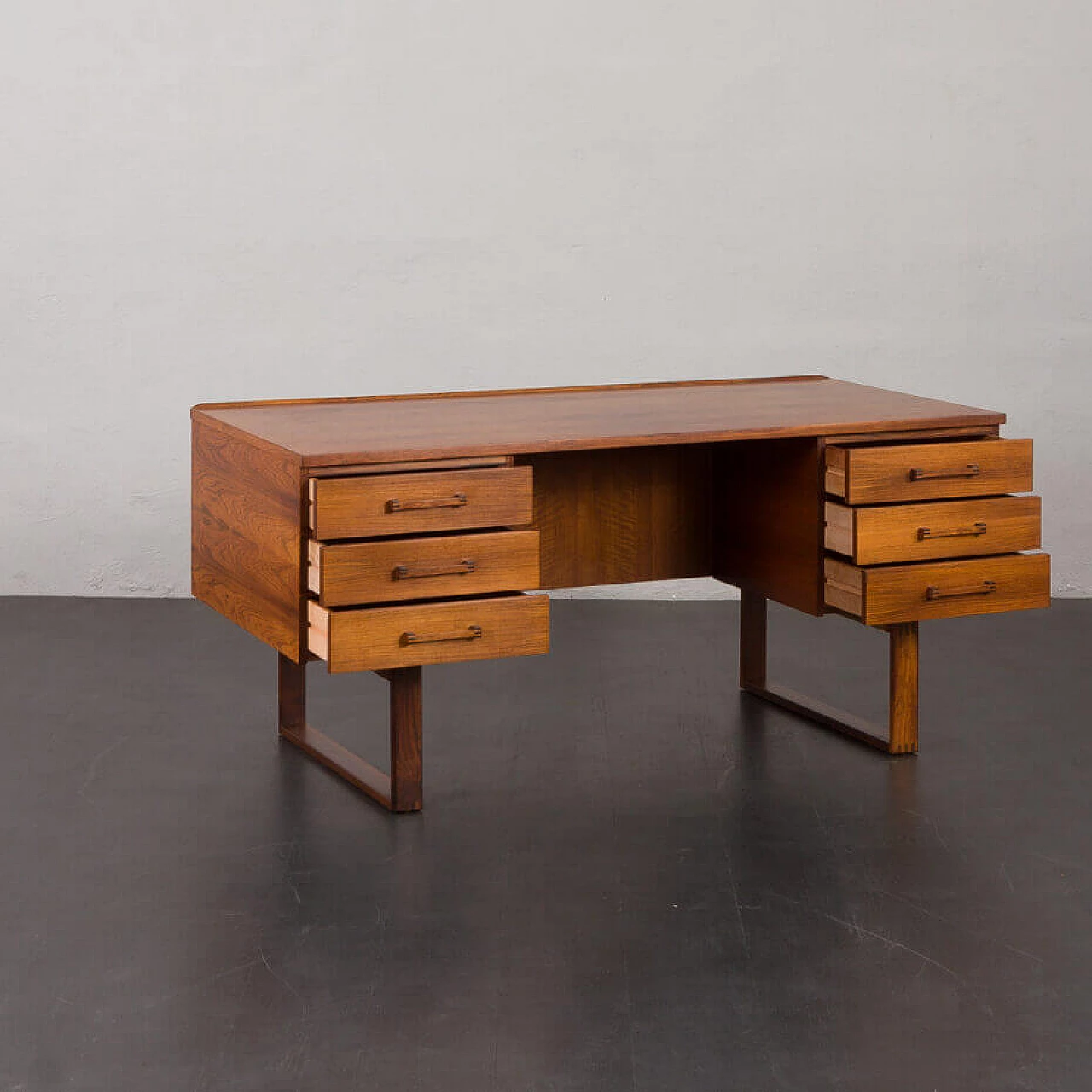 Rosewood desk by Torben Valeur & Henning Jensen for Dyrlund, 1960s 2