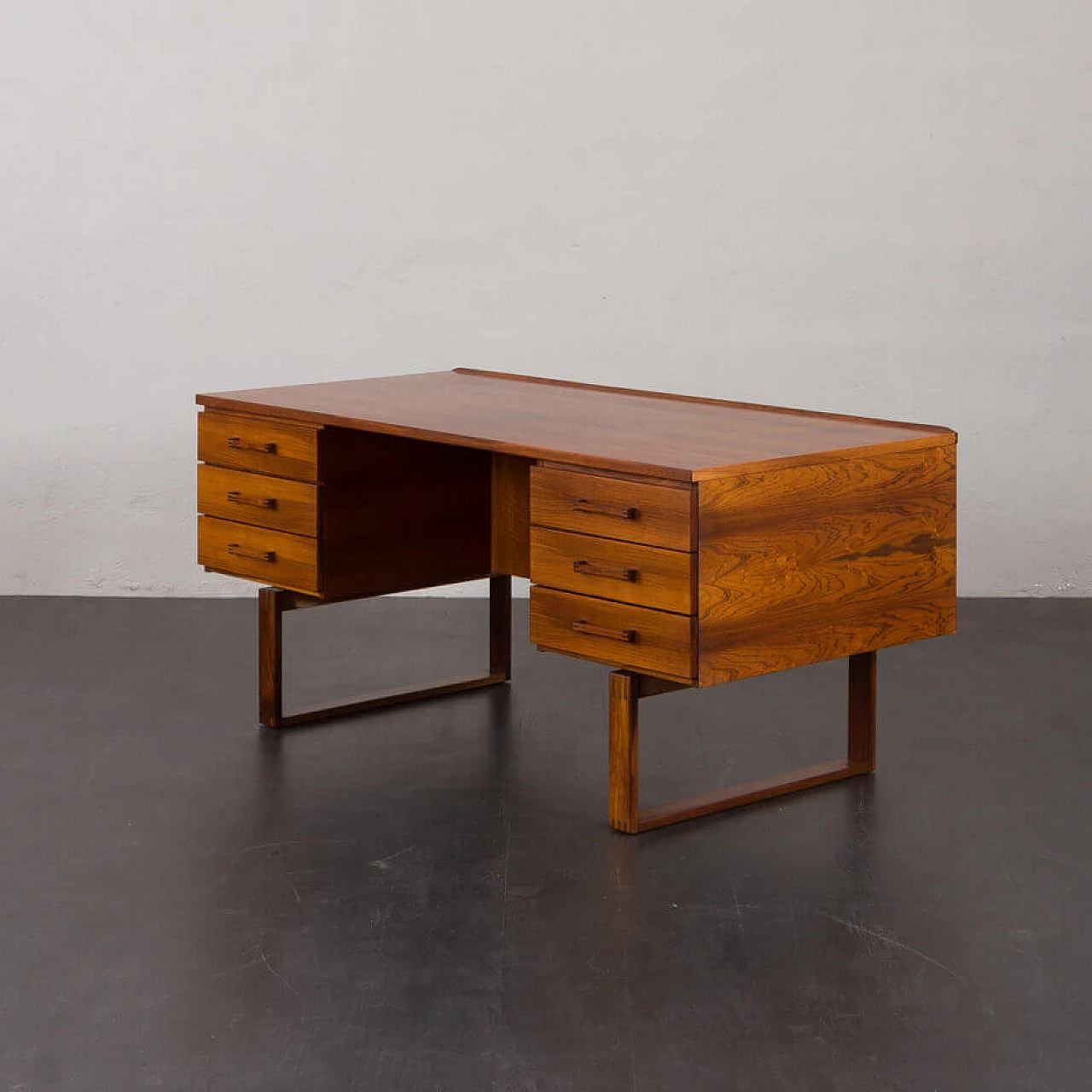 Rosewood desk by Torben Valeur & Henning Jensen for Dyrlund, 1960s 5