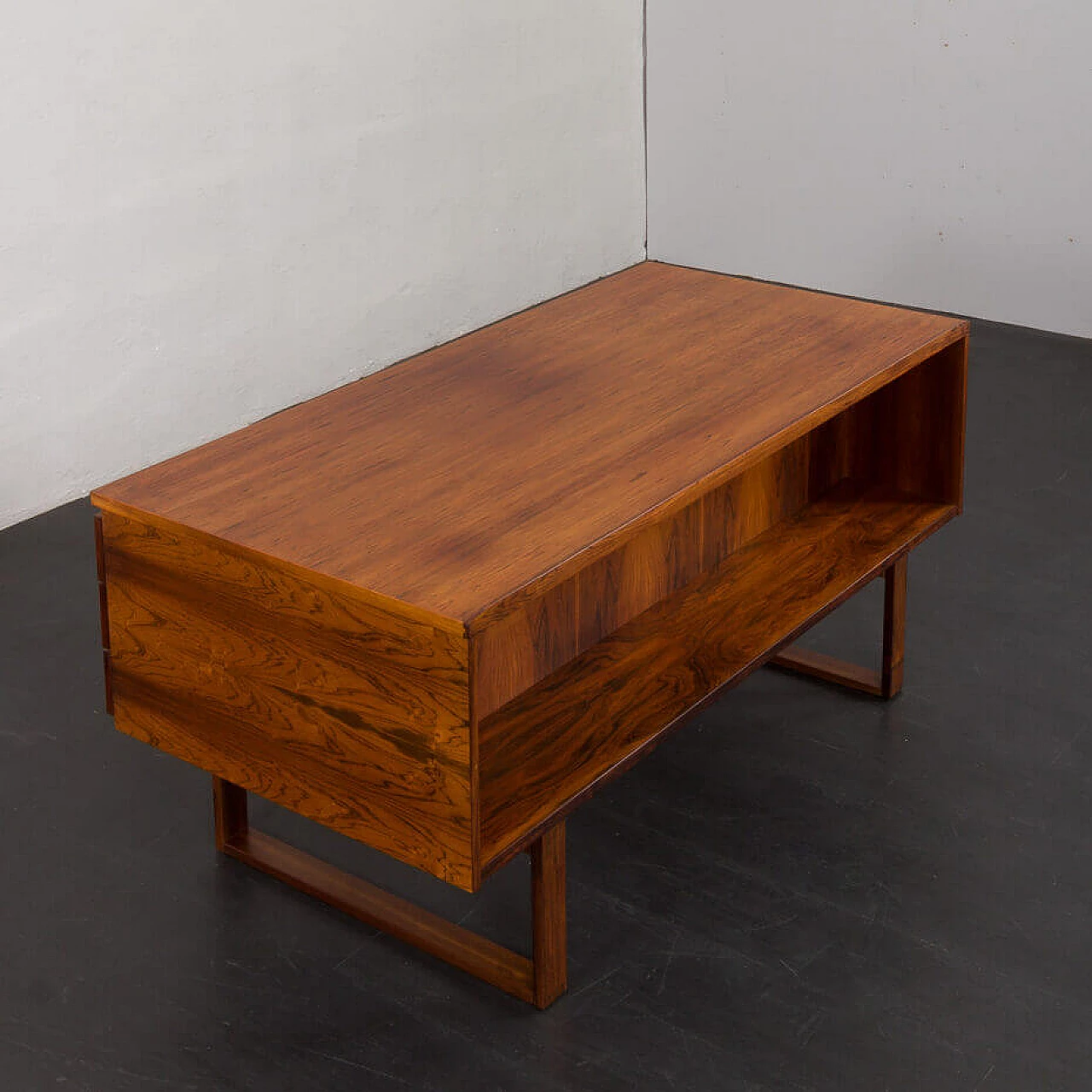 Rosewood desk by Torben Valeur & Henning Jensen for Dyrlund, 1960s 9