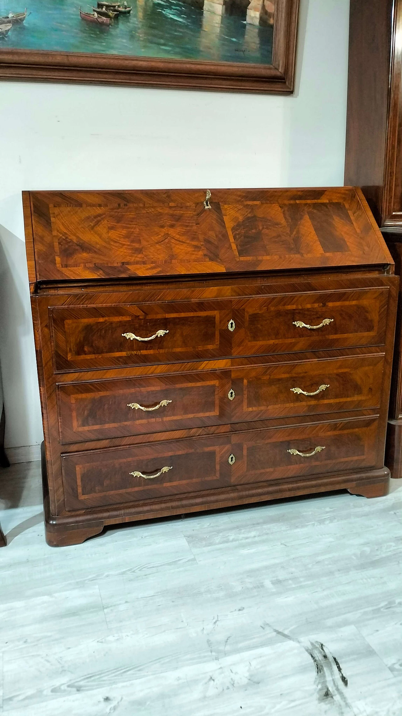 Ribalta in radica di noce e legno di rosa, '700 1