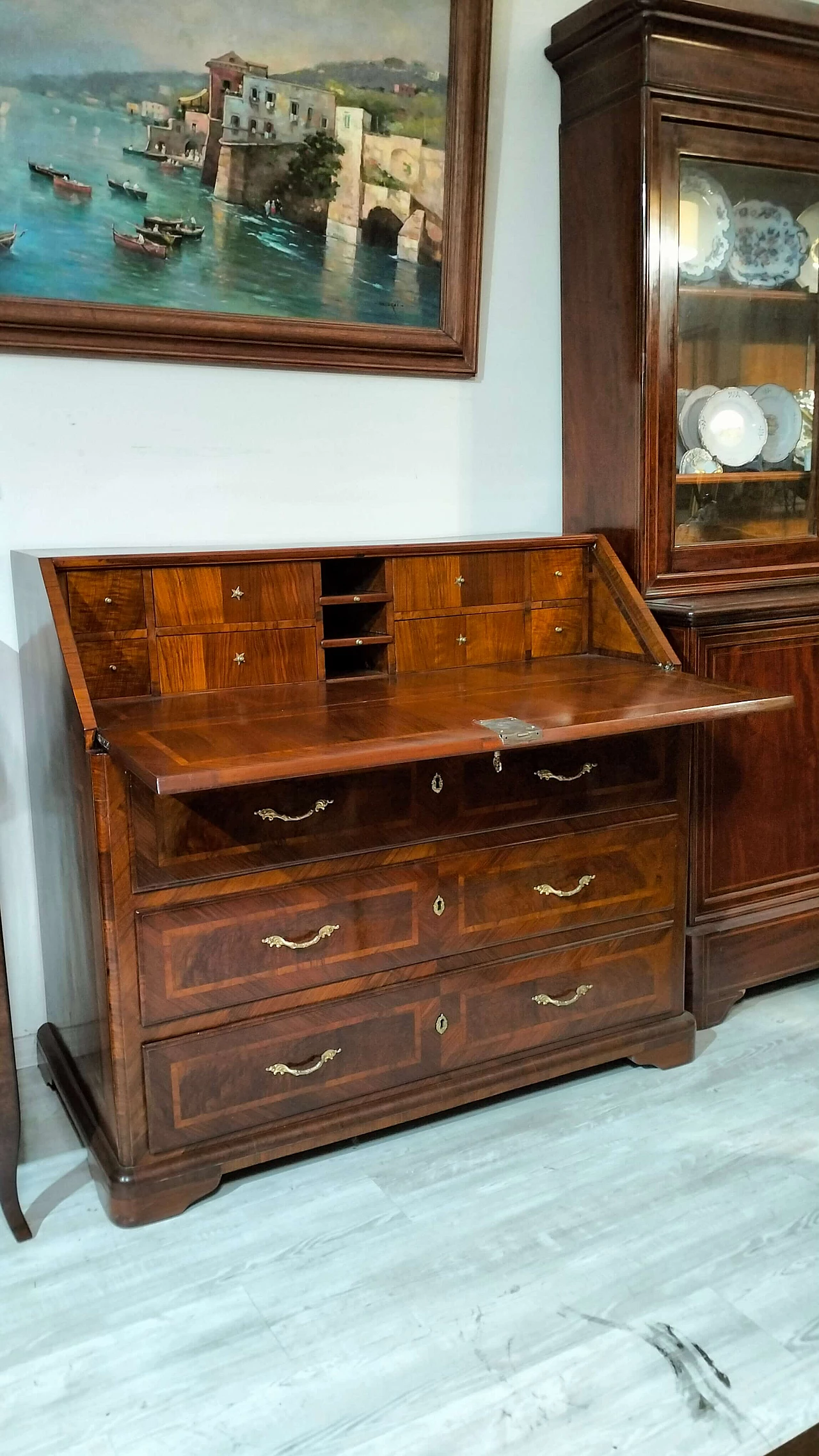 Ribalta in radica di noce e legno di rosa, '700 2