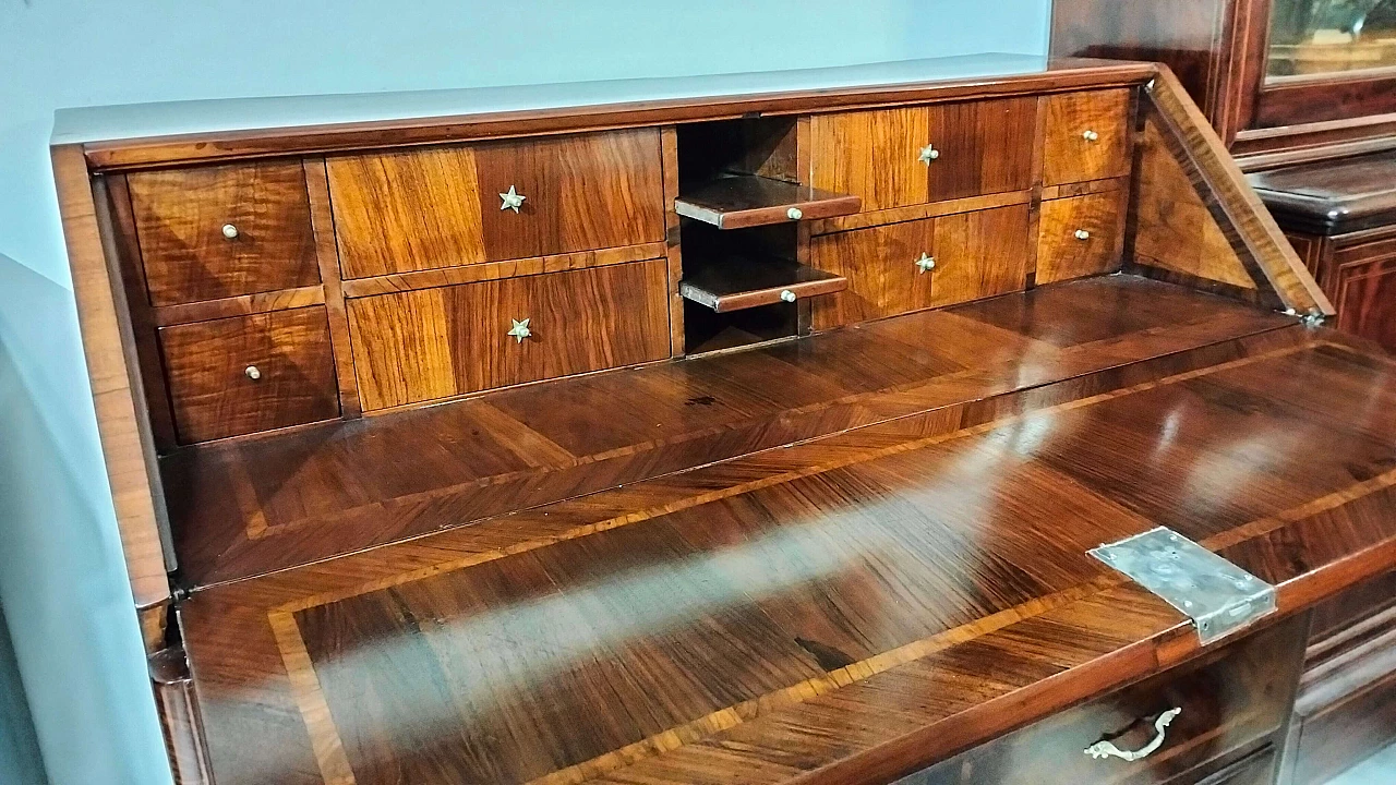 Ribalta in radica di noce e legno di rosa, '700 5