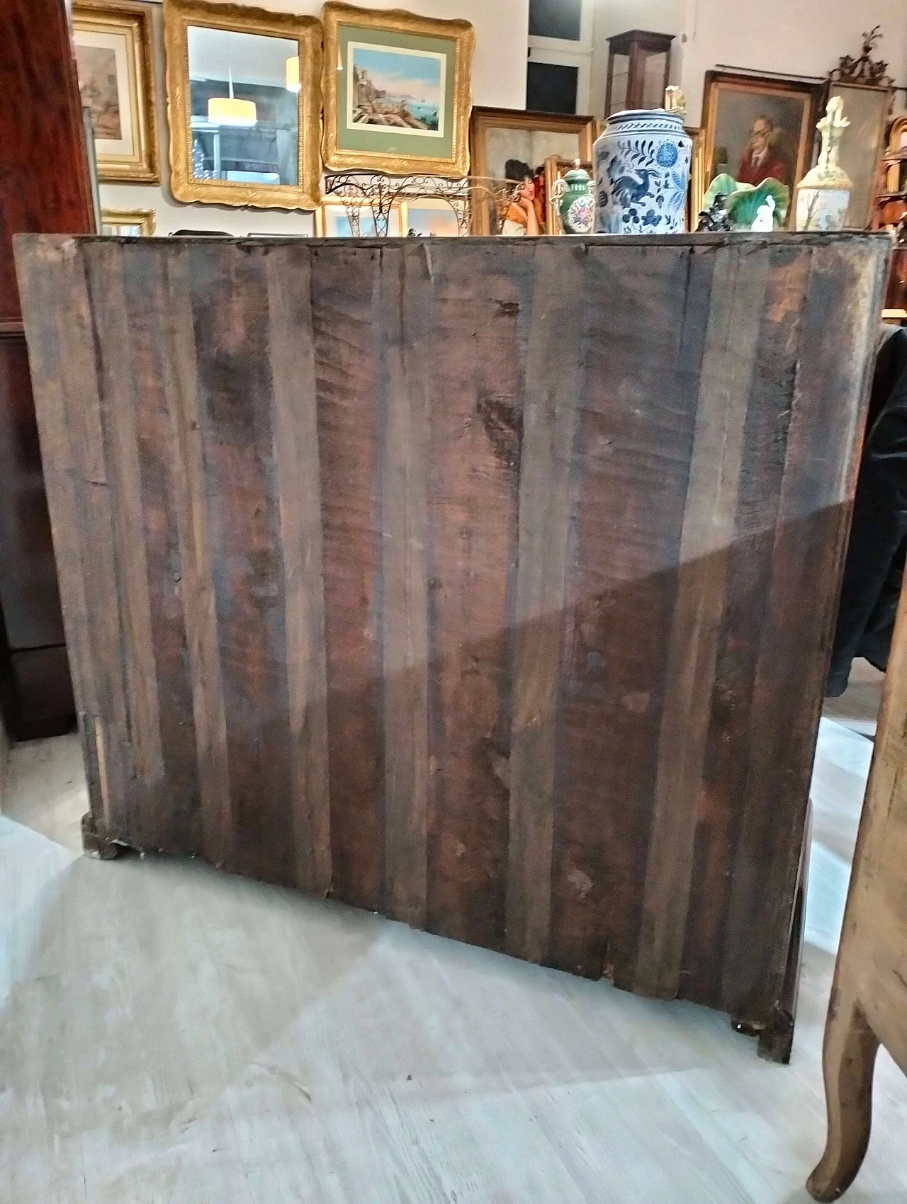 Ribalta in radica di noce e legno di rosa, '700 7