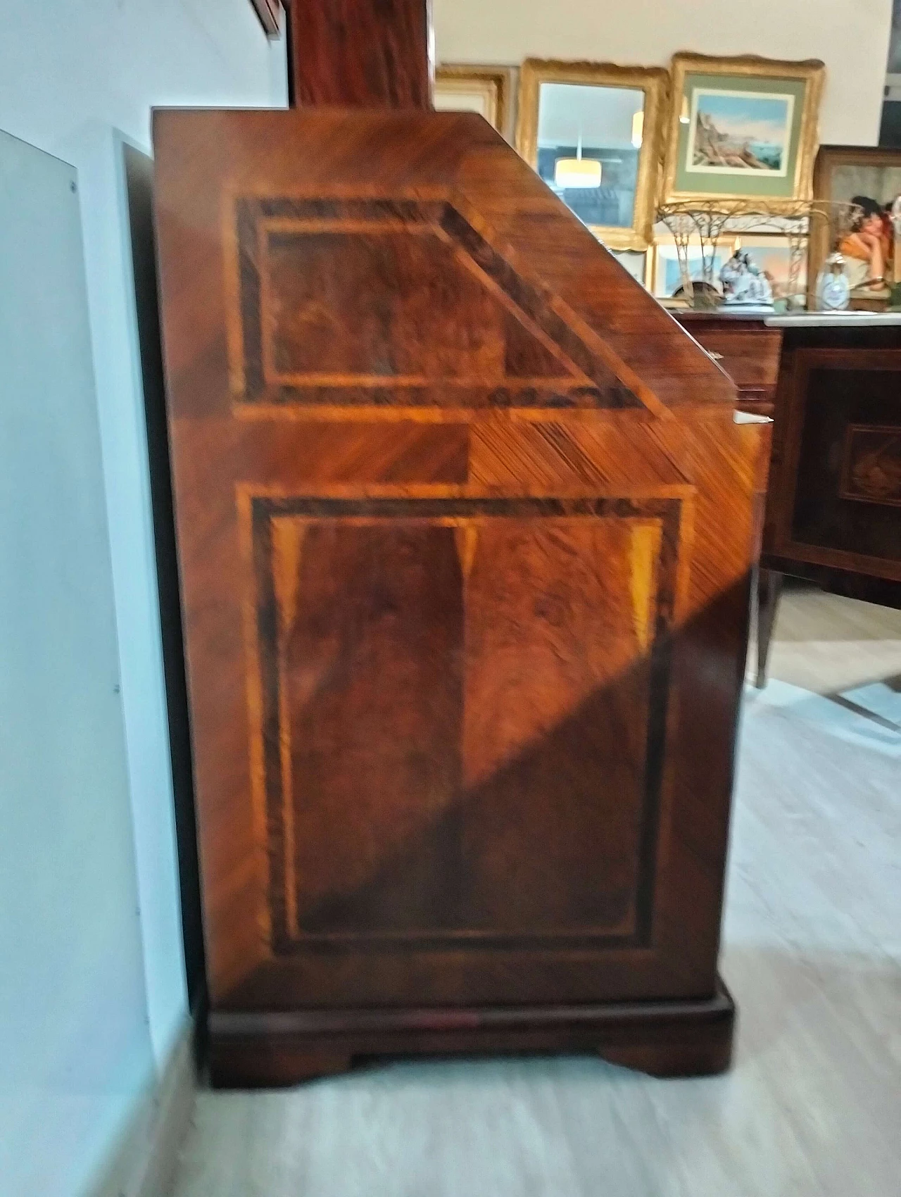 Ribalta in radica di noce e legno di rosa, '700 8