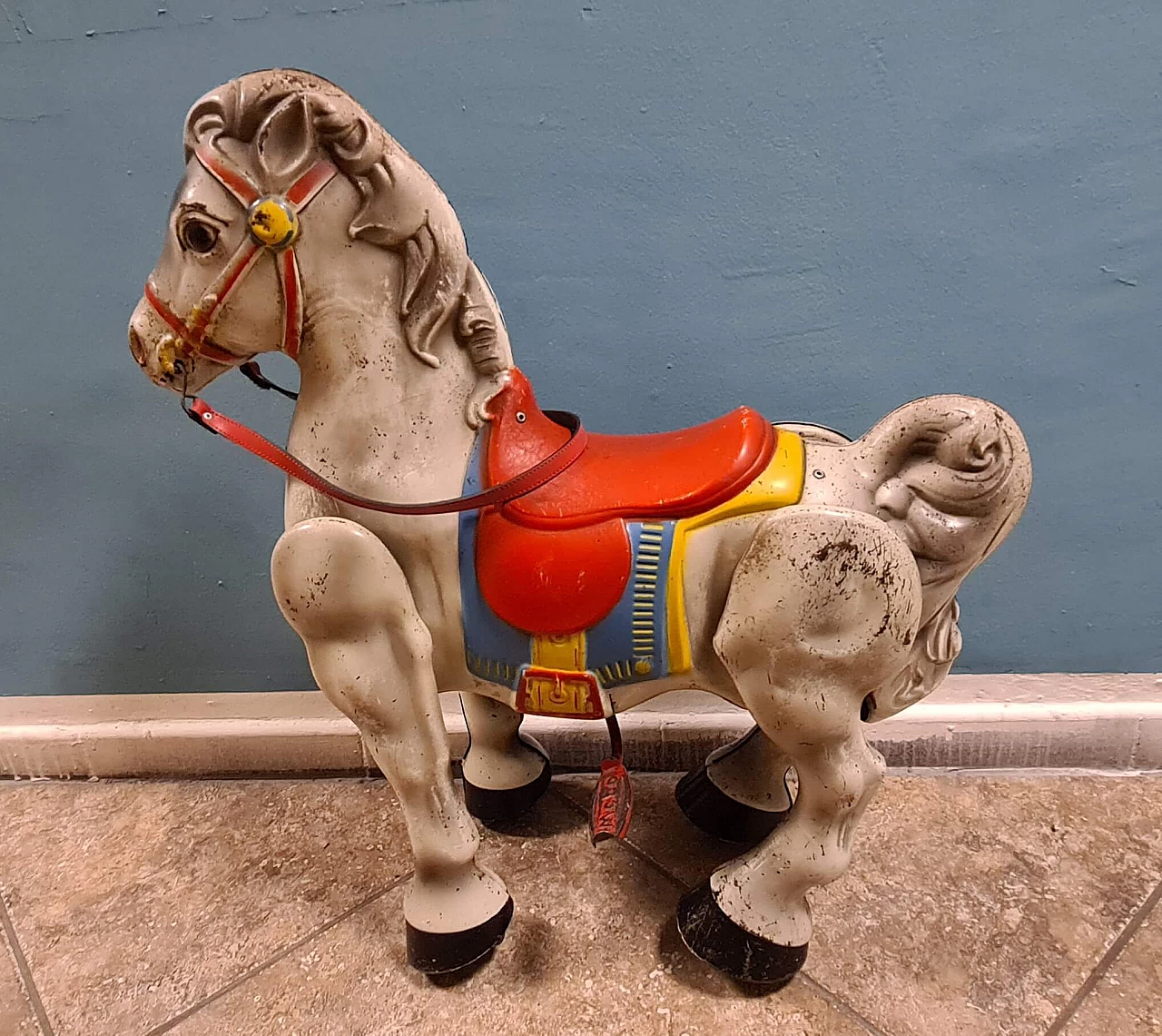 Cavallo giocattolo a pressione Mobo Bronco di D. Sebel & Co, anni '50 1