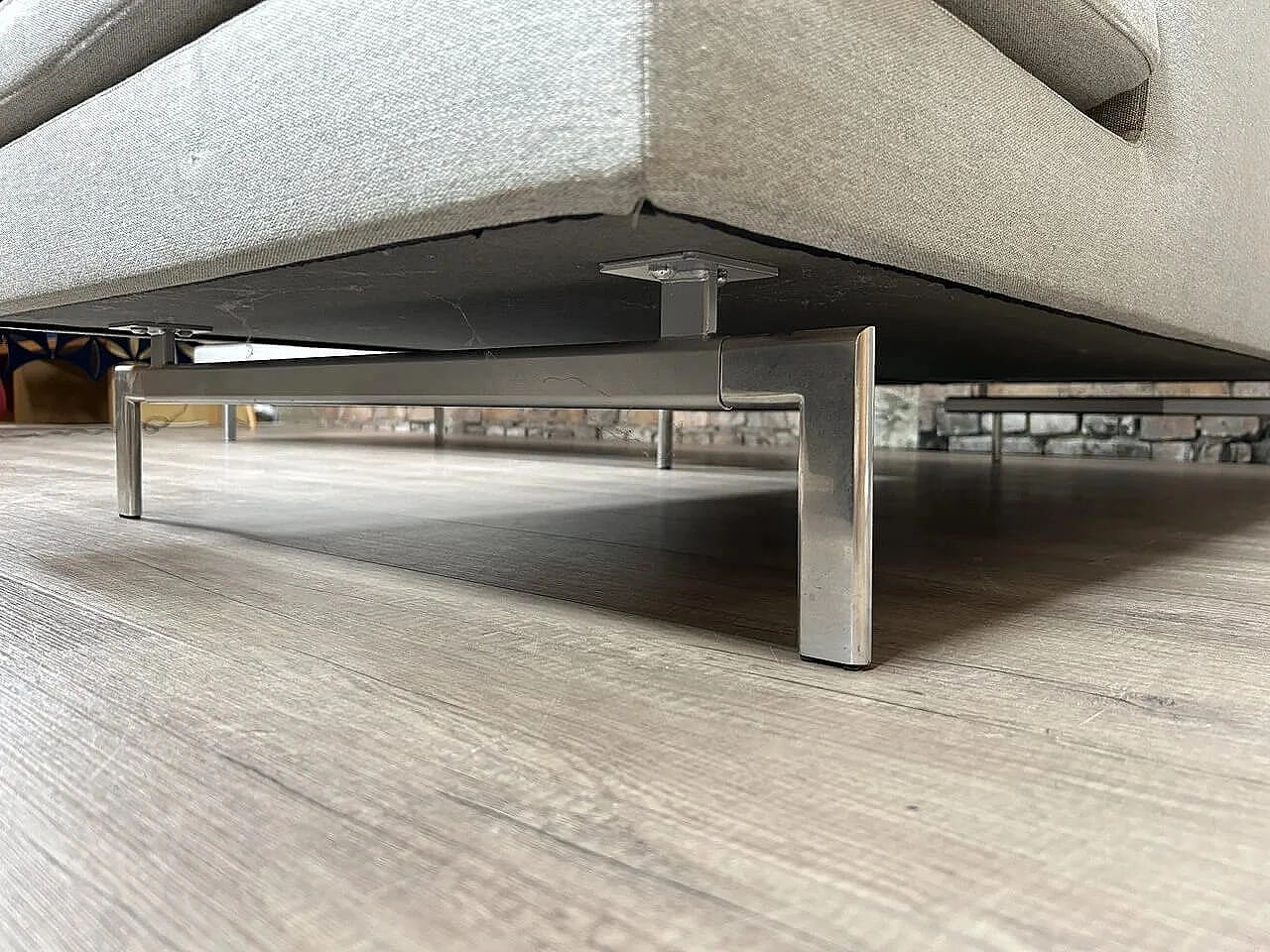 Stricto Sensu sofa in light grey fabric by Didier Gómez for Ligne Roset 5