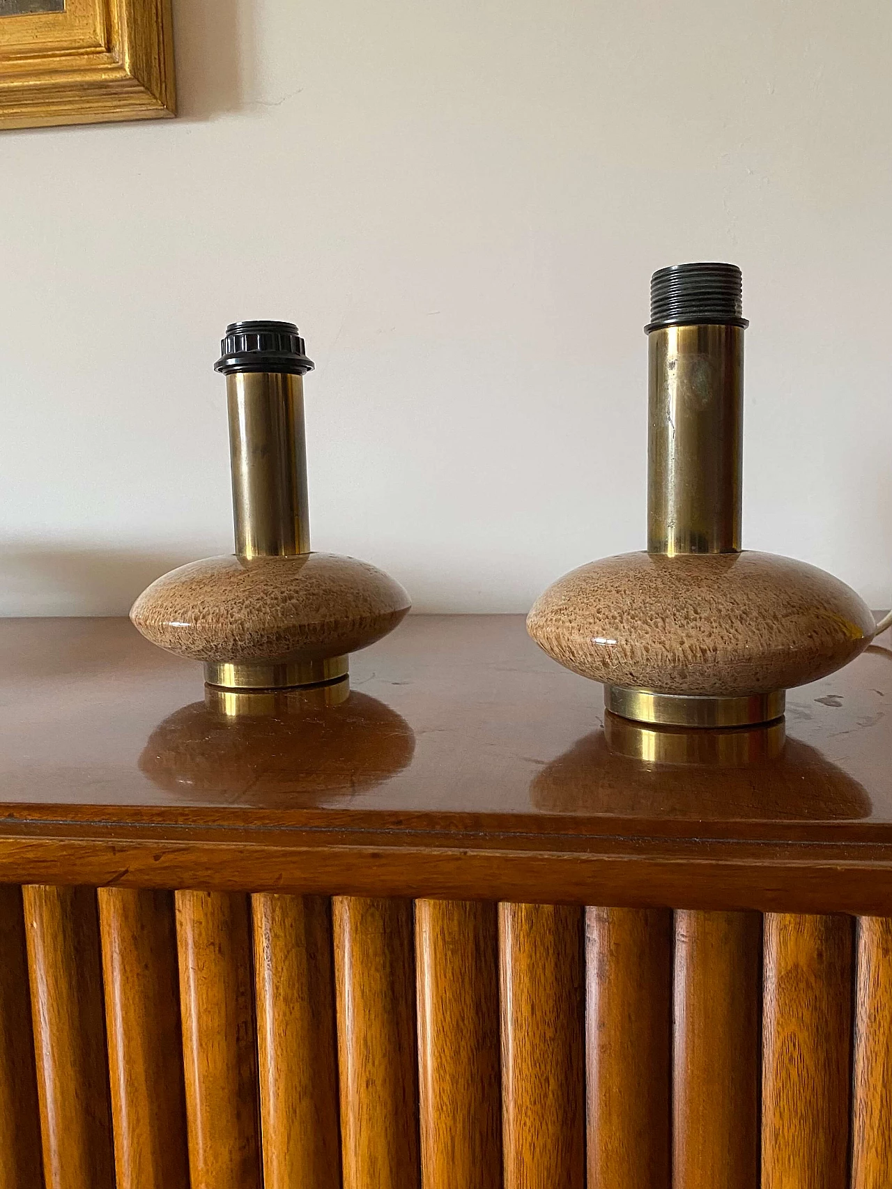 Pair of Hollywood Regency table lamps in pink granite and brass, 1970s 3