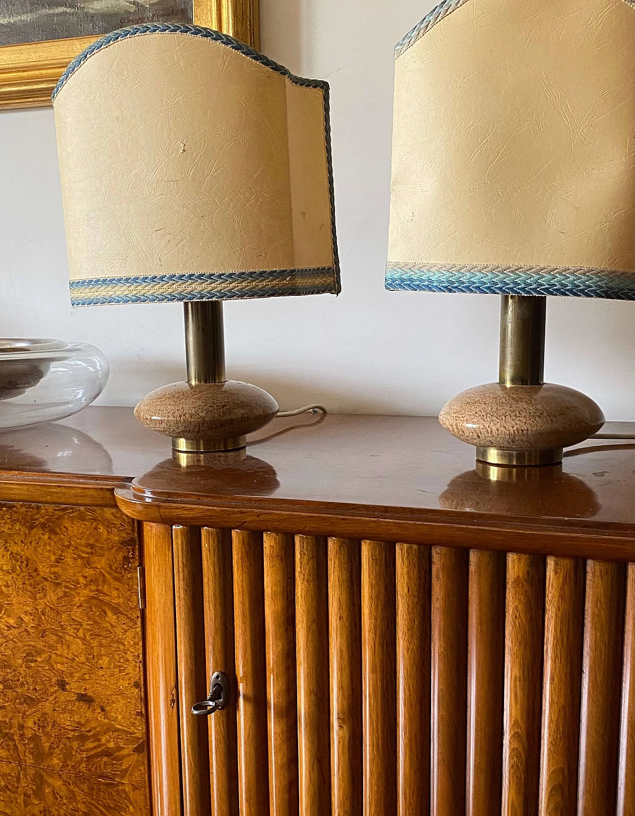Pair of Hollywood Regency table lamps in pink granite and brass, 1970s 5