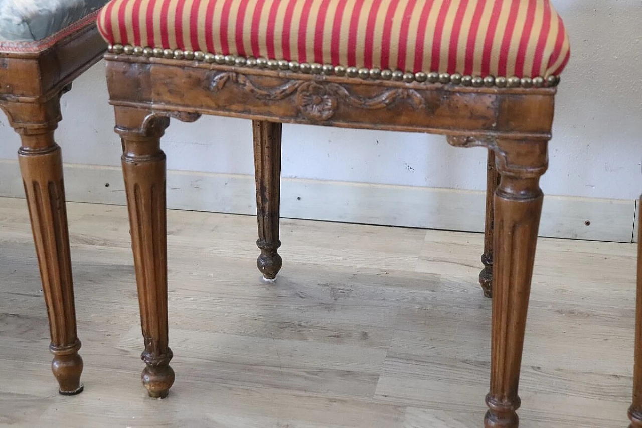4 Louis XVI chairs in solid walnut and fabric, 18th century 6