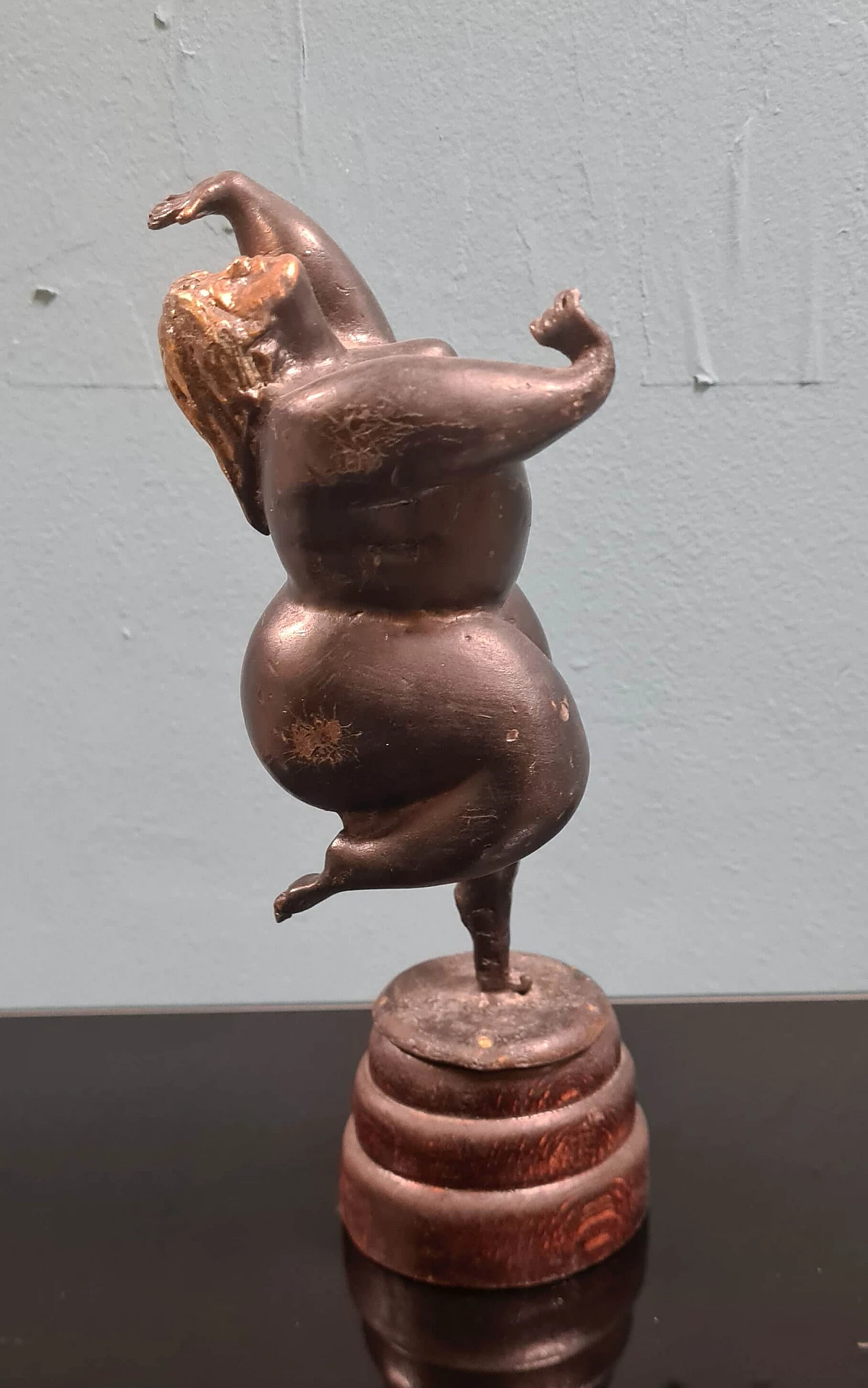 Bronze sculpture depicting female nude, 1960s 3