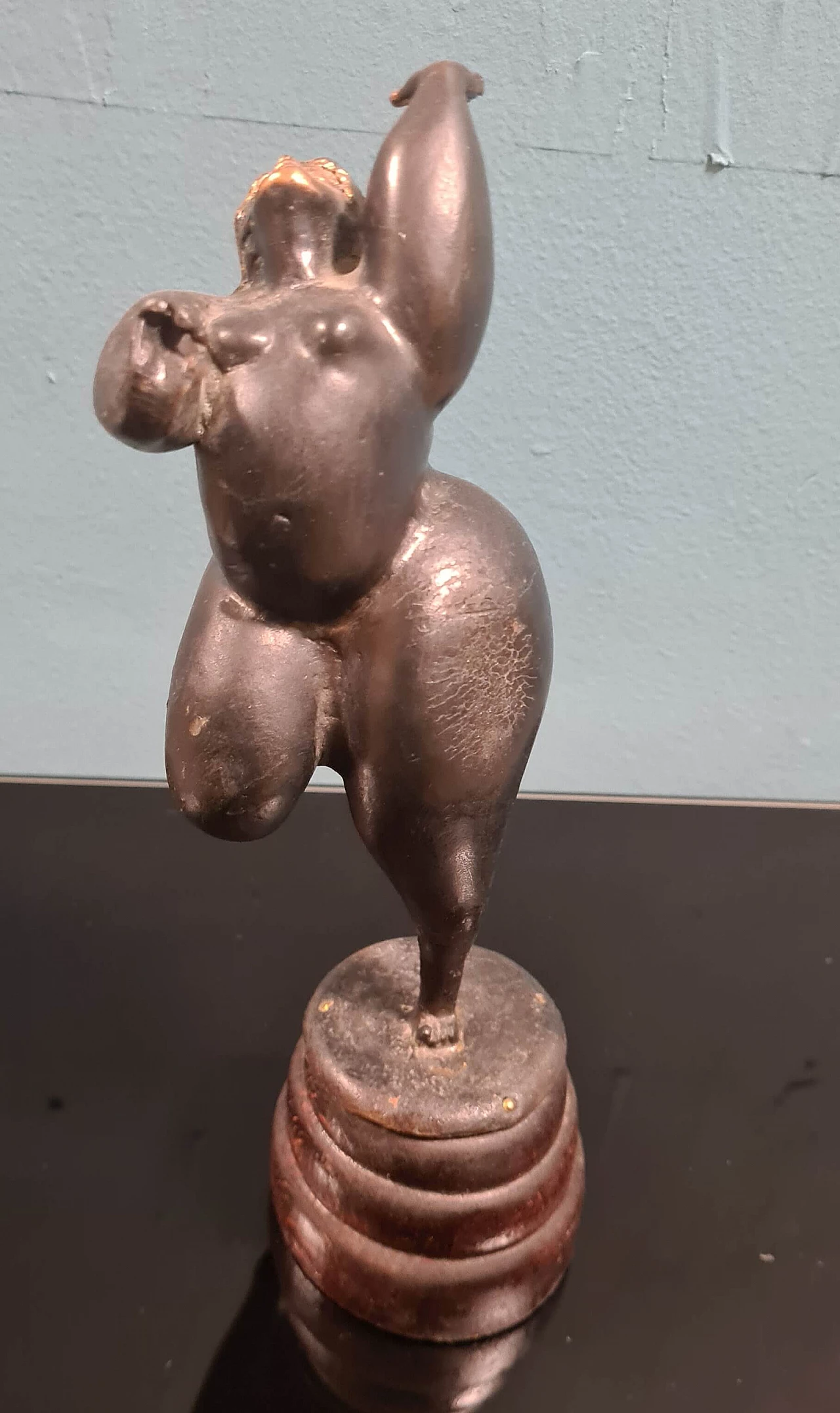 Bronze sculpture depicting female nude, 1960s 6