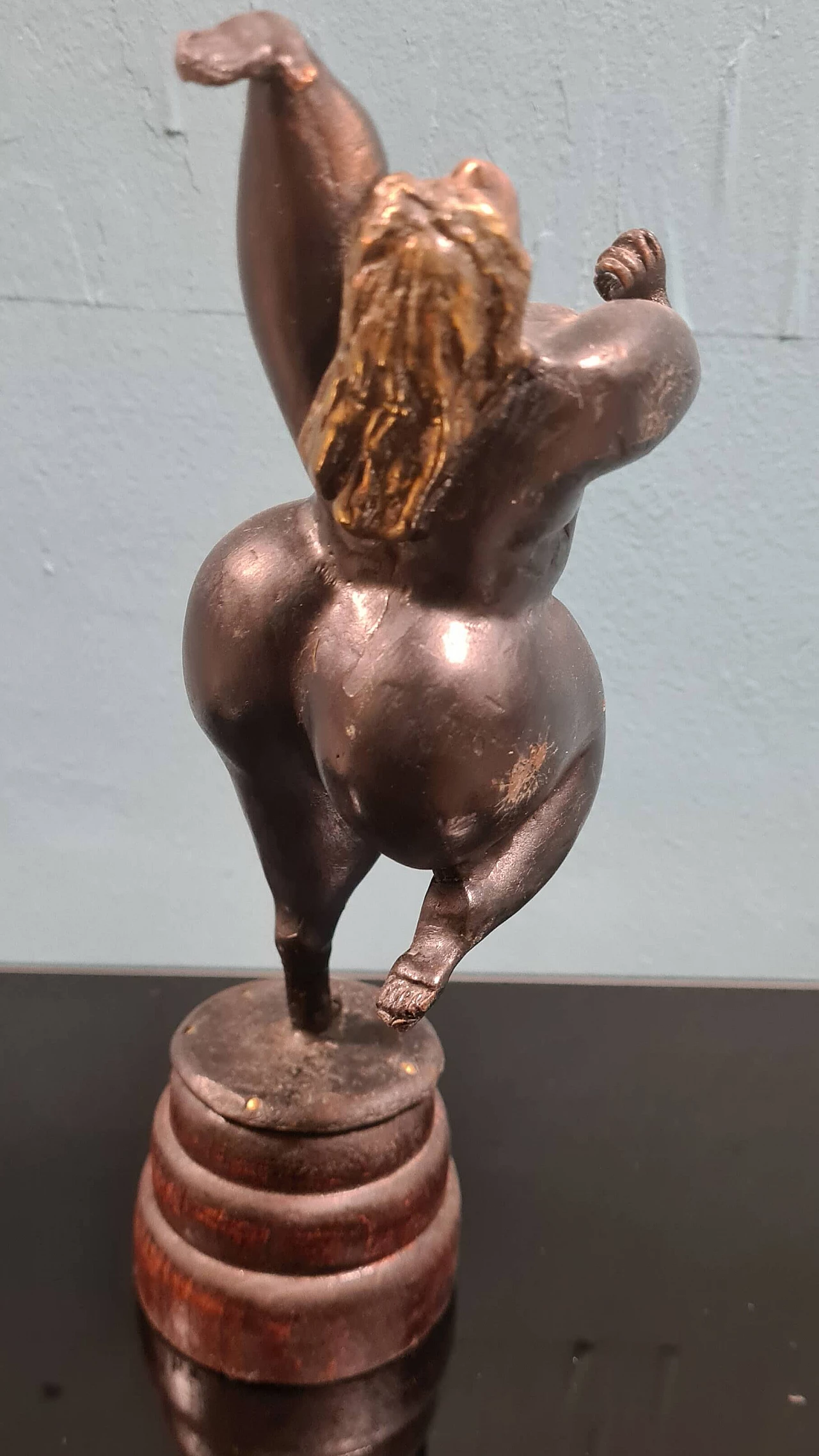 Bronze sculpture depicting female nude, 1960s 7
