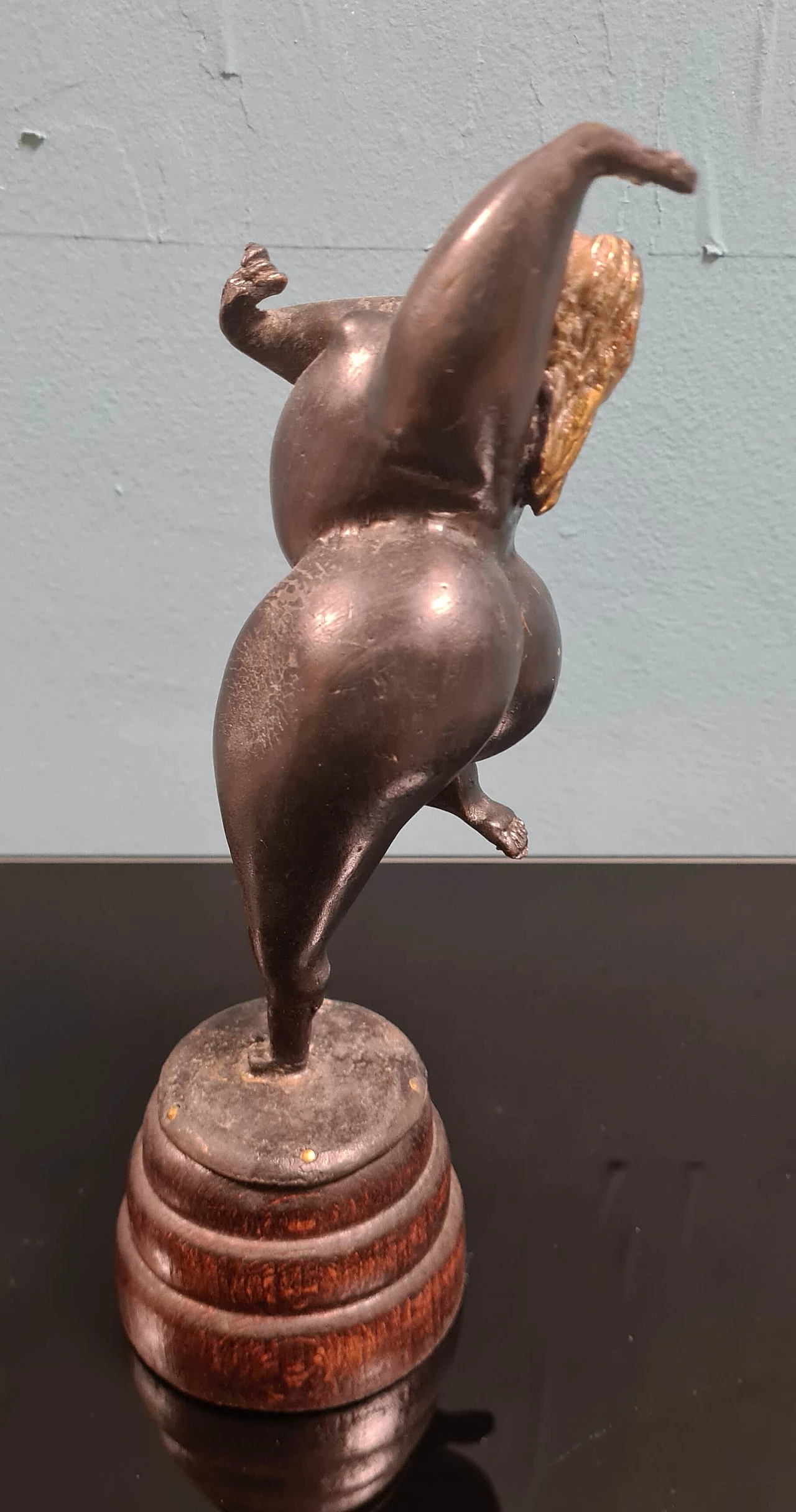 Bronze sculpture depicting female nude, 1960s 8