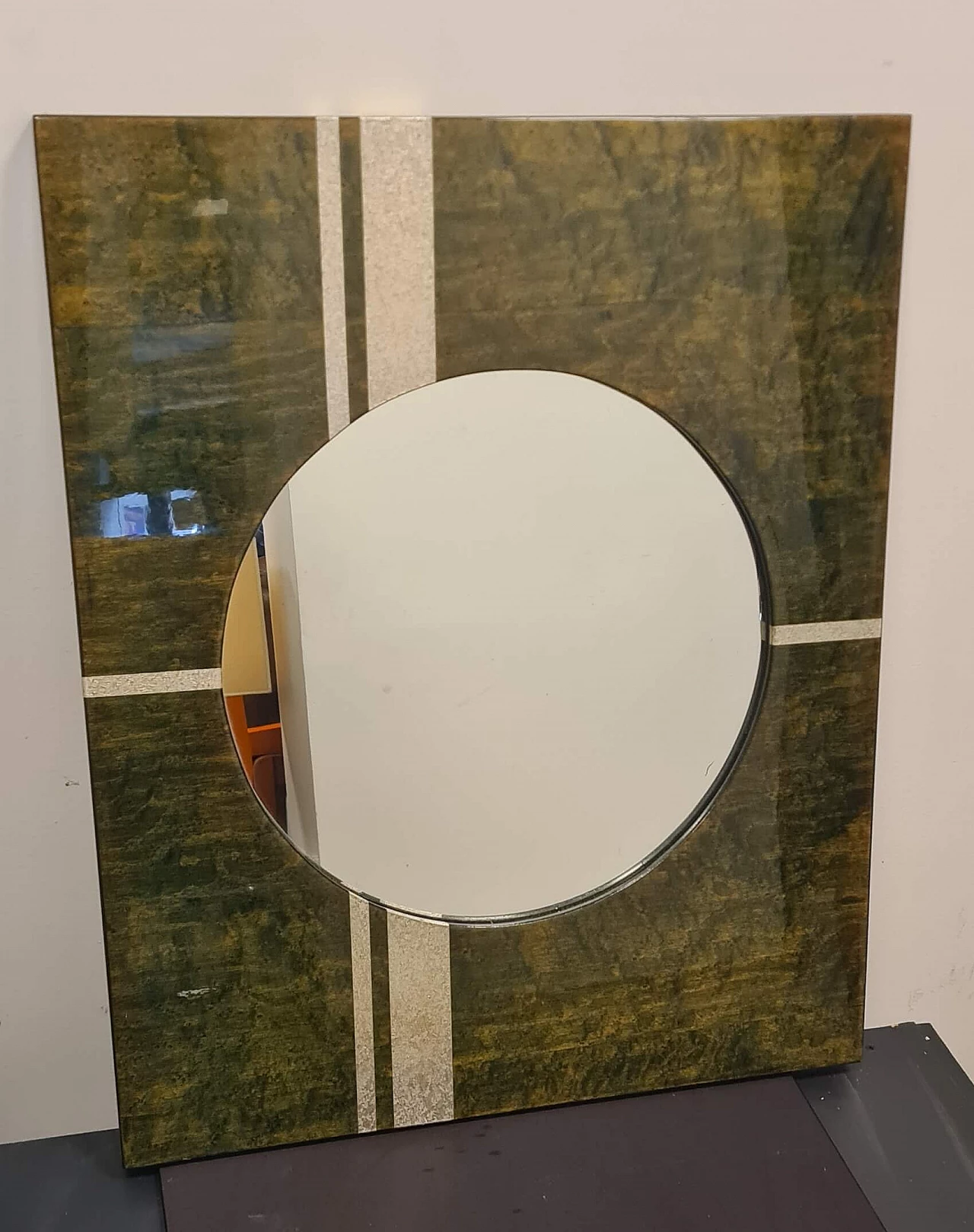 Round mirror with rectangular frame in green lacquered wood, 1970s 1
