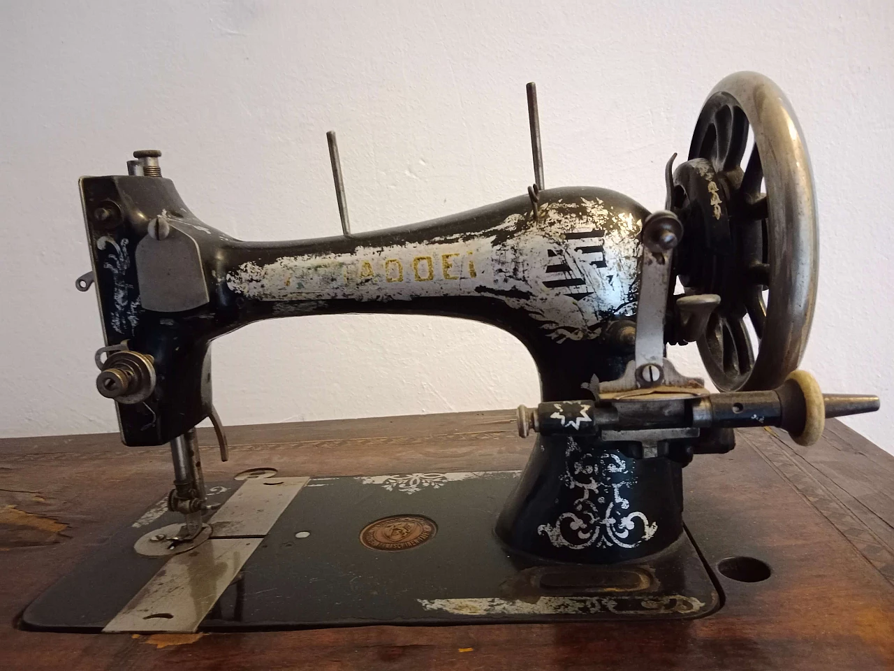 Macchina da cucire in legno e ghisa di Durkopp, inizio '900 2