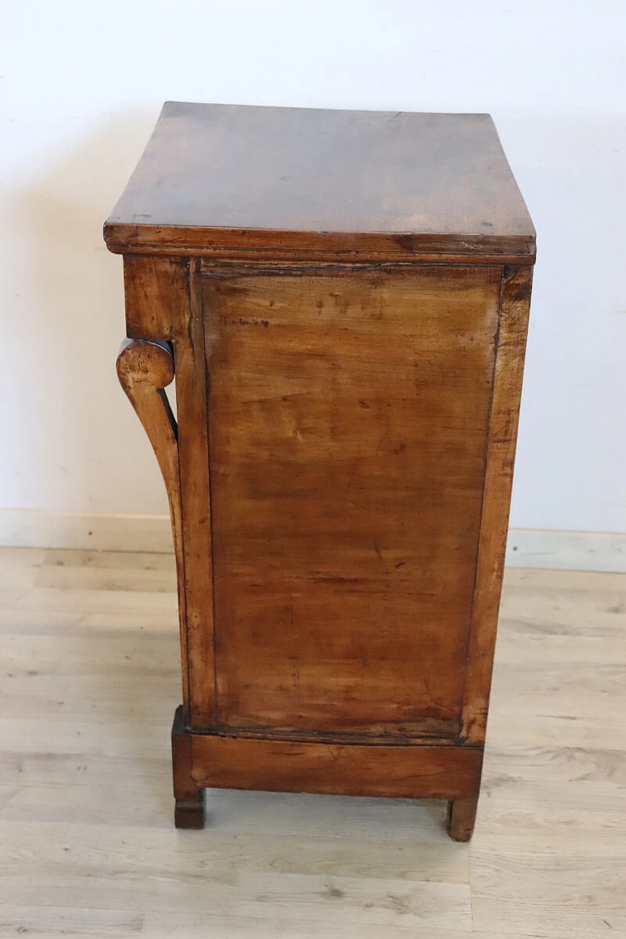 Empire bedside table in solid walnut with decorative braces, early 19th century 6