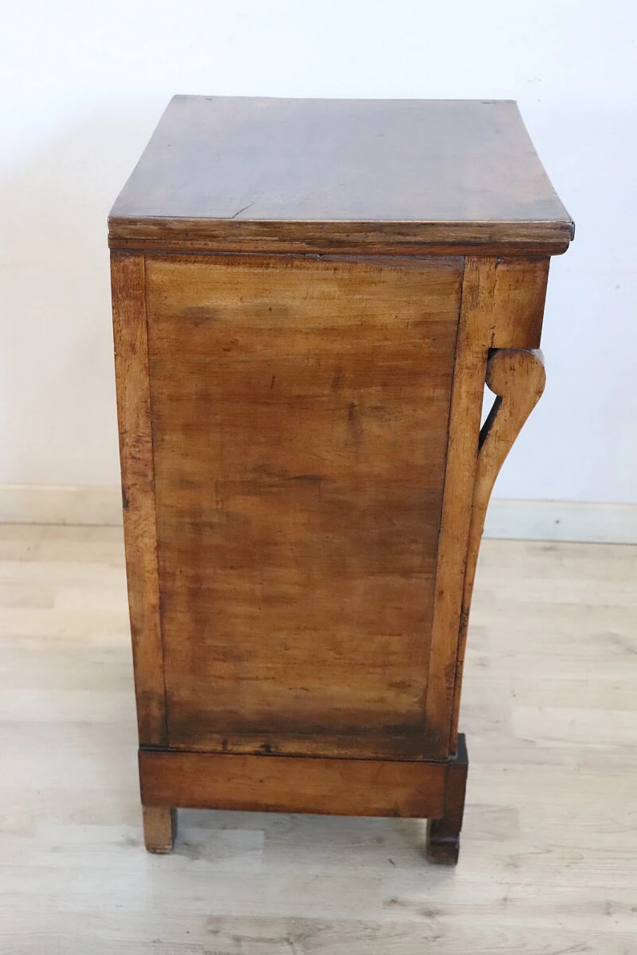 Empire bedside table in solid walnut with decorative braces, early 19th century 8