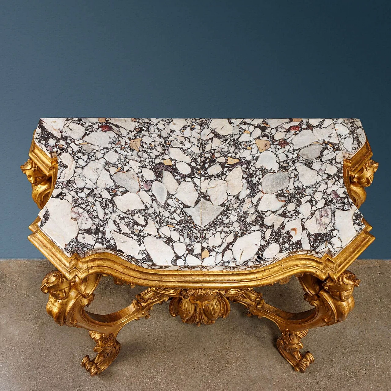 Tuscan carved and gilded wooden console table with medicean breccia top, 18th century 3