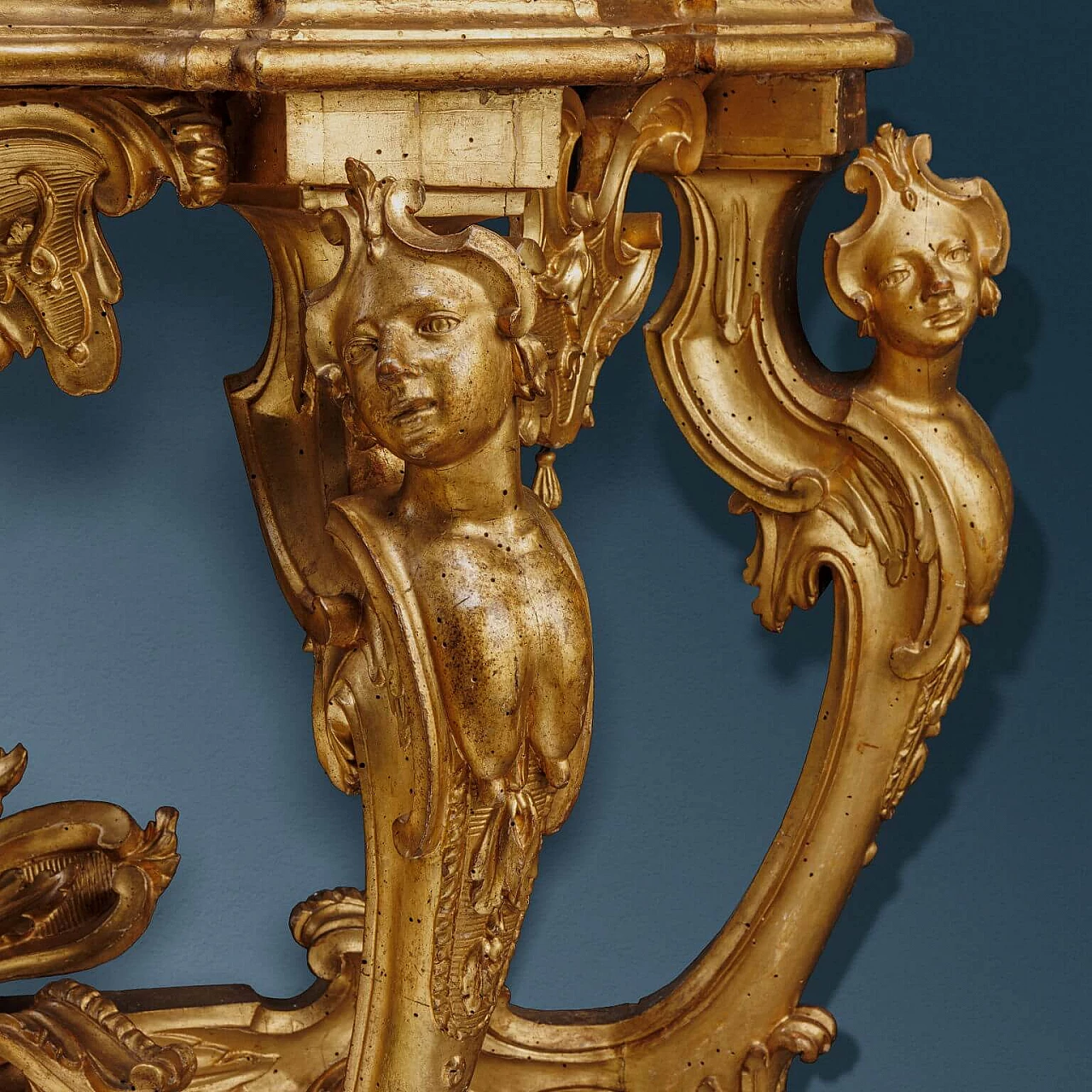 Tuscan carved and gilded wooden console table with medicean breccia top, 18th century 6