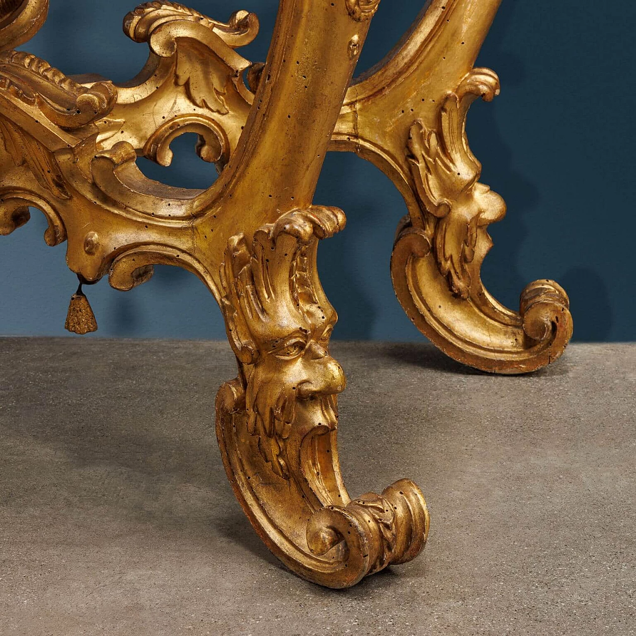 Tuscan carved and gilded wooden console table with medicean breccia top, 18th century 8