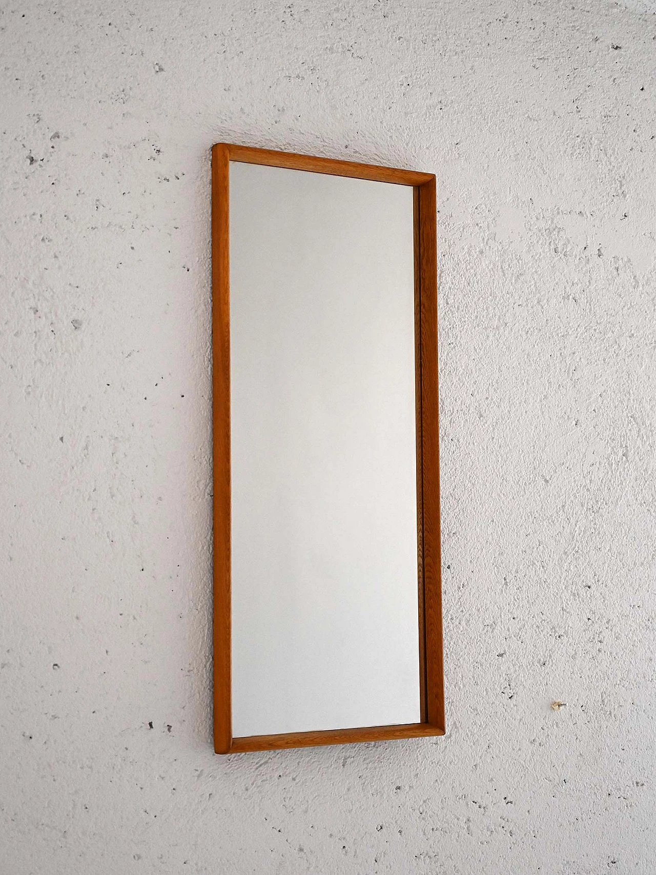 Specchio rettangolare con cornice in rovere, anni '60 1